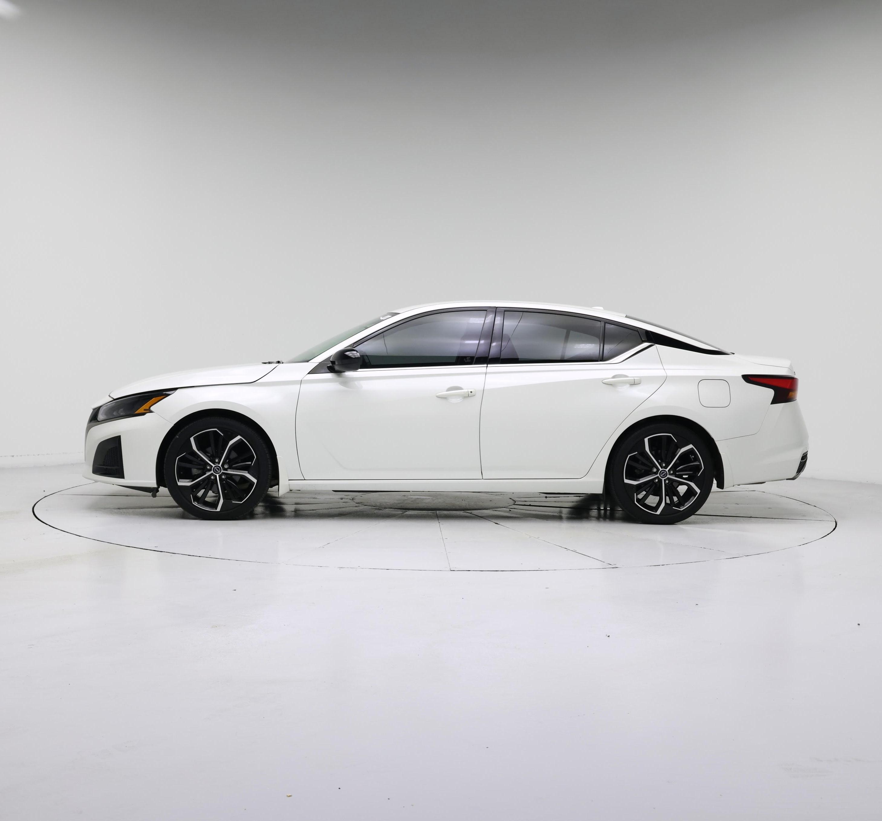 Thumbnail: 2024 Nissan Altima - 3