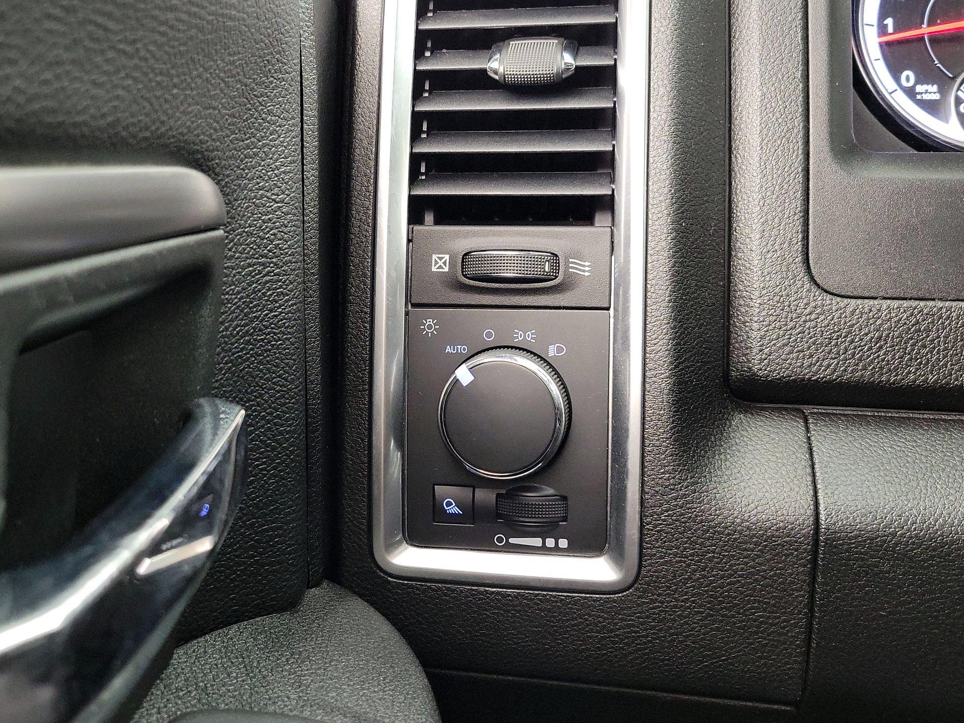 Thumbnail: 2022 RAM 1500 Classic - 13