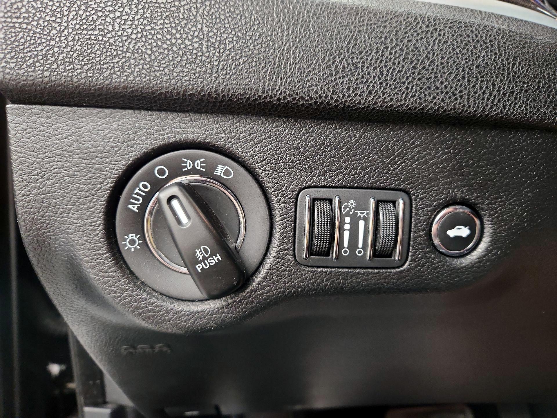 Thumbnail: 2021 Chrysler 300 - 11