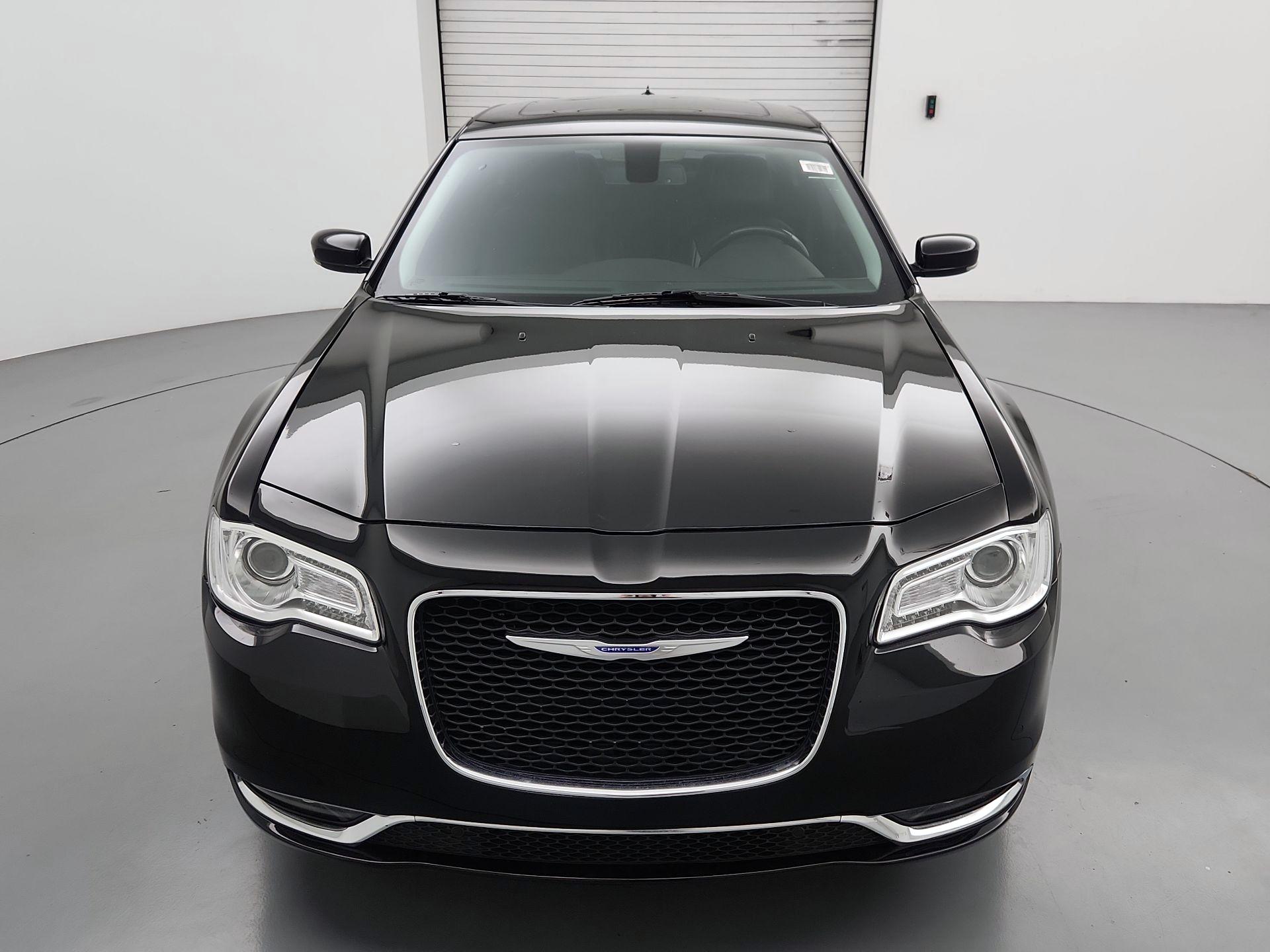 Thumbnail: 2021 Chrysler 300 - 2