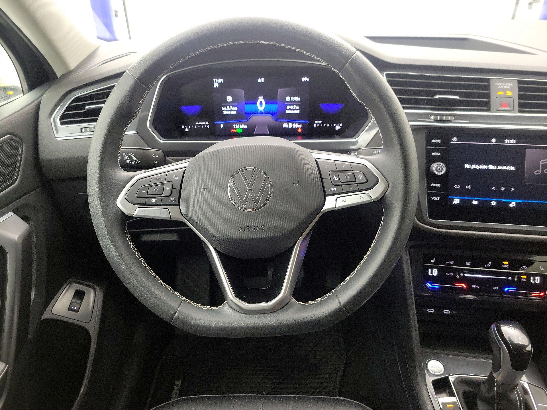 Thumbnail: 2023 Volkswagen Tiguan - 10