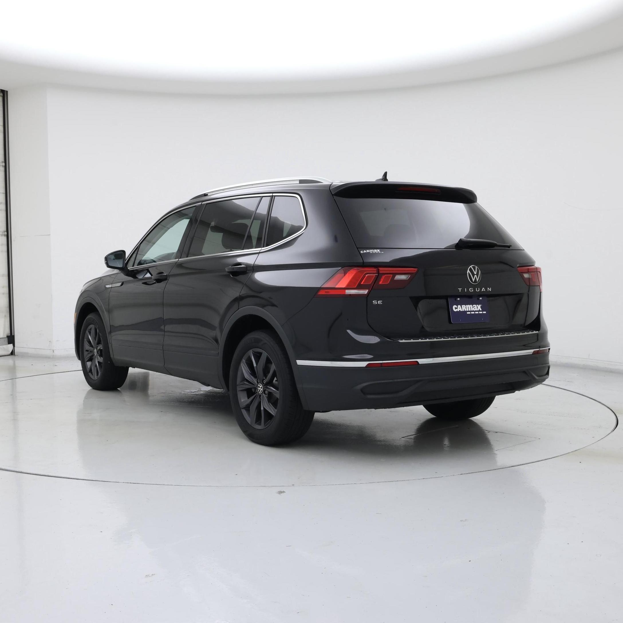 Thumbnail: 2023 Volkswagen Tiguan - 2