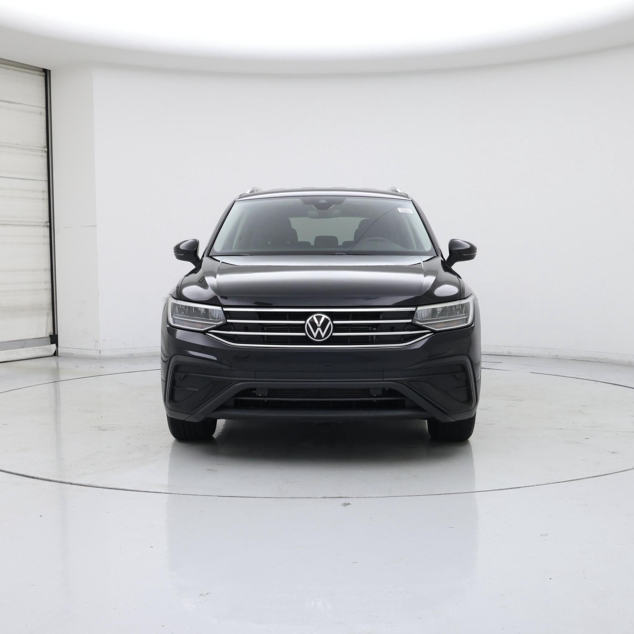 Thumbnail: 2023 Volkswagen Tiguan - 5
