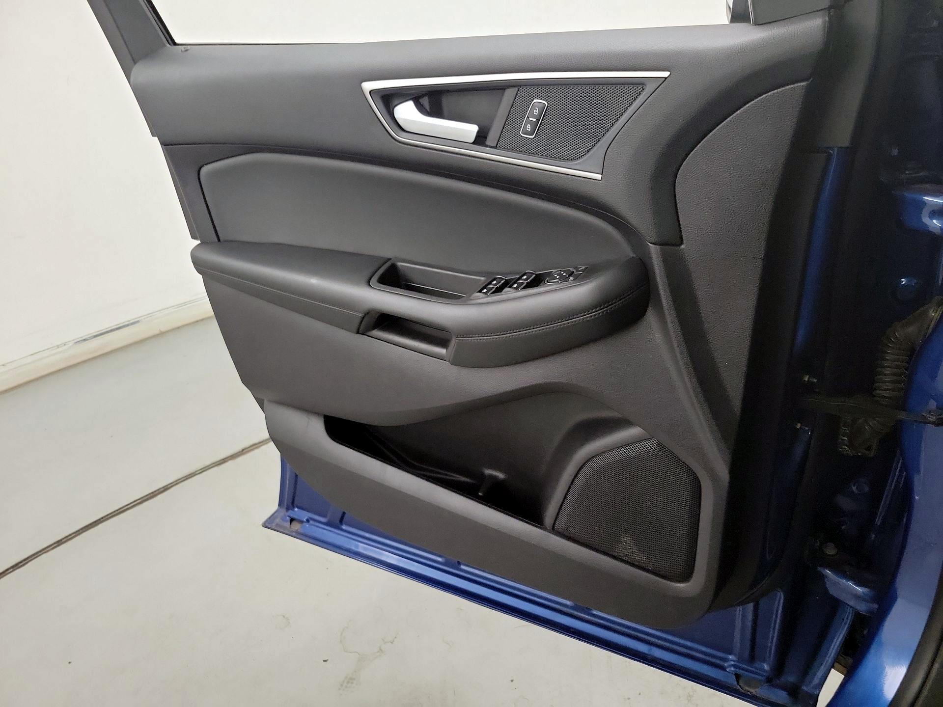 Thumbnail: 2021 Ford Edge - 12