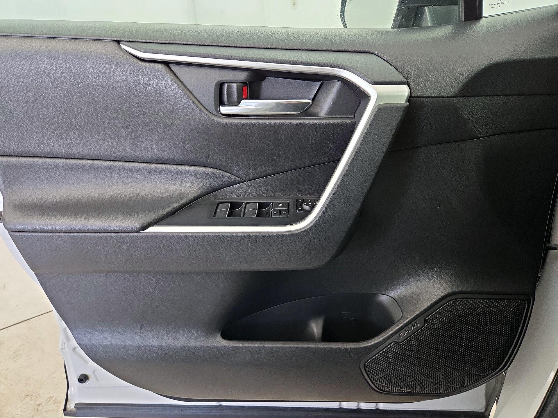Thumbnail: 2023 Toyota RAV4 - 12
