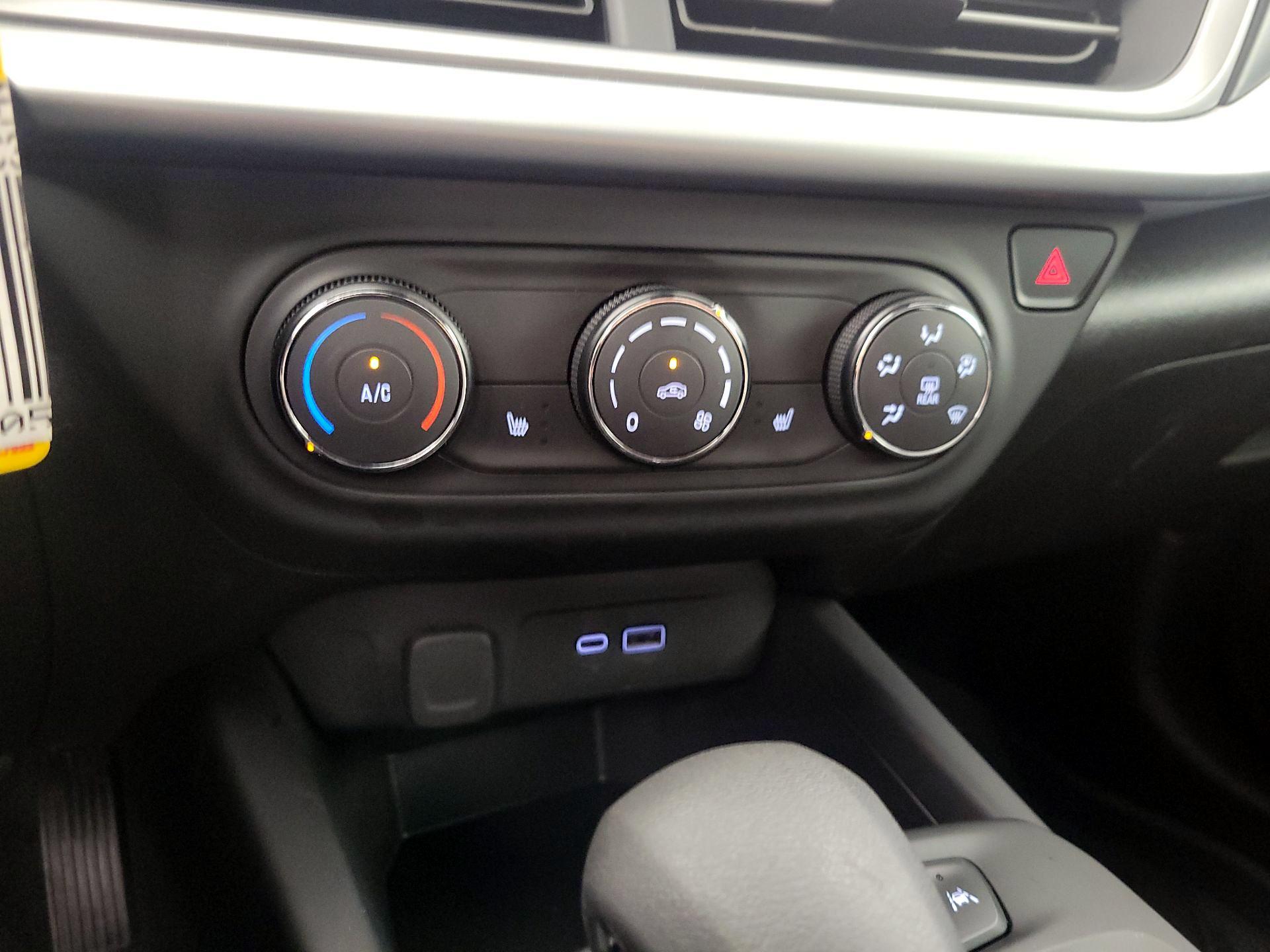 Thumbnail: 2025 Chevrolet Trax - 16