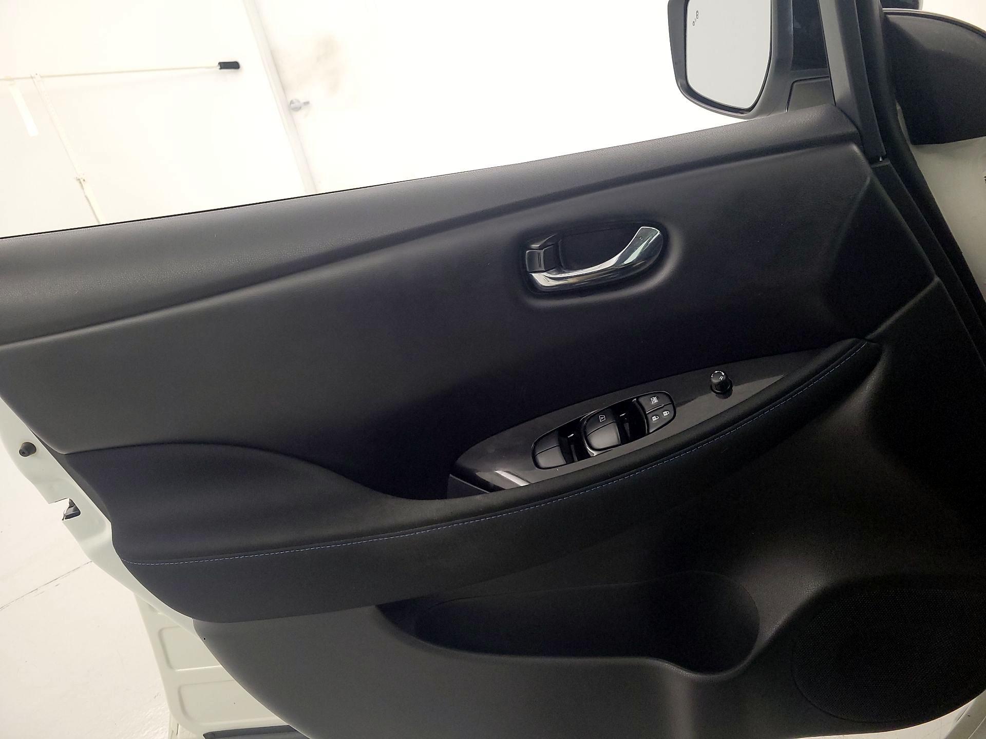 Thumbnail: 2023 Nissan Leaf - 12