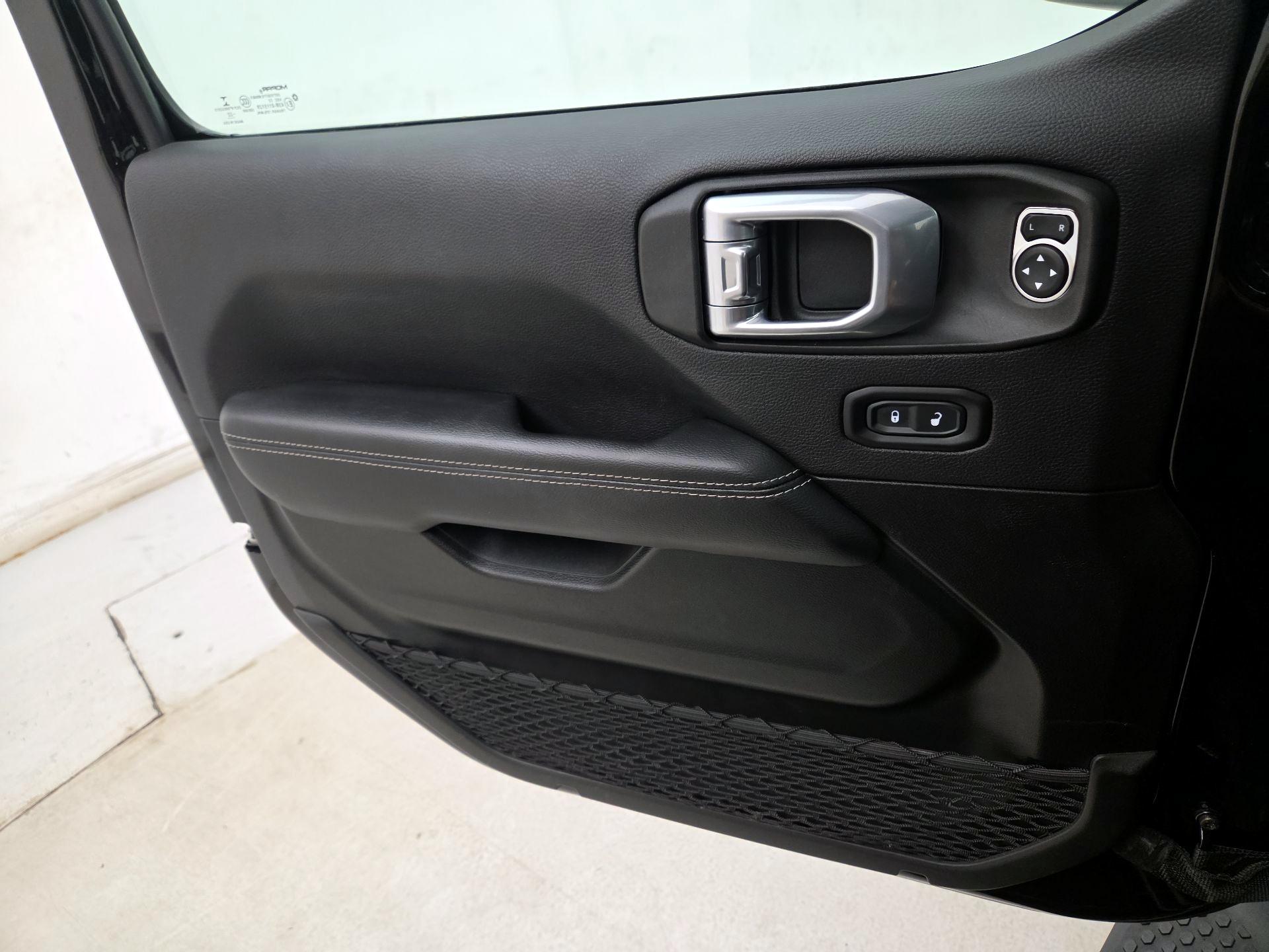 Thumbnail: 2022 Jeep Wrangler - 12