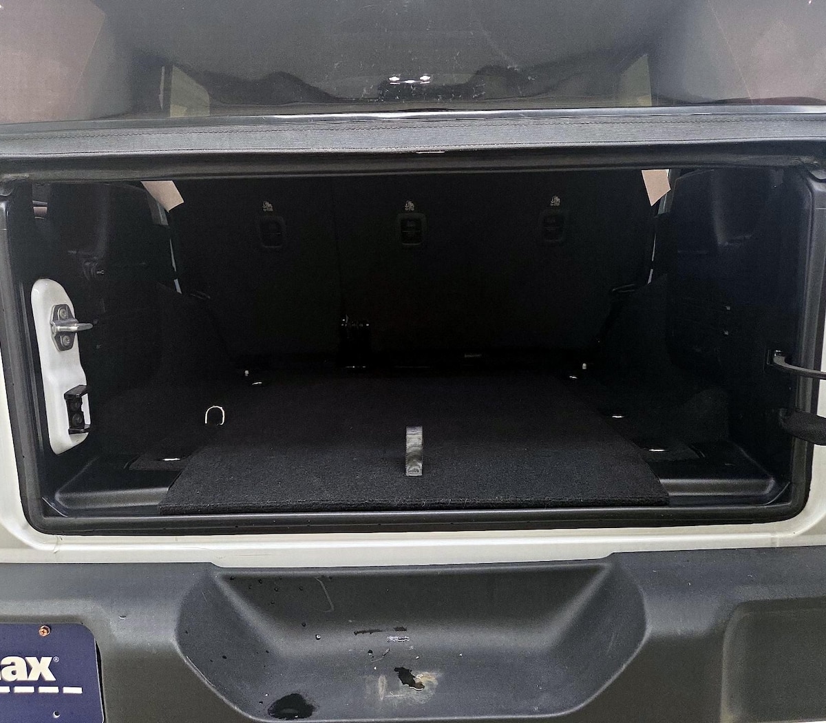 Trunk/Cargo (Seats Up)