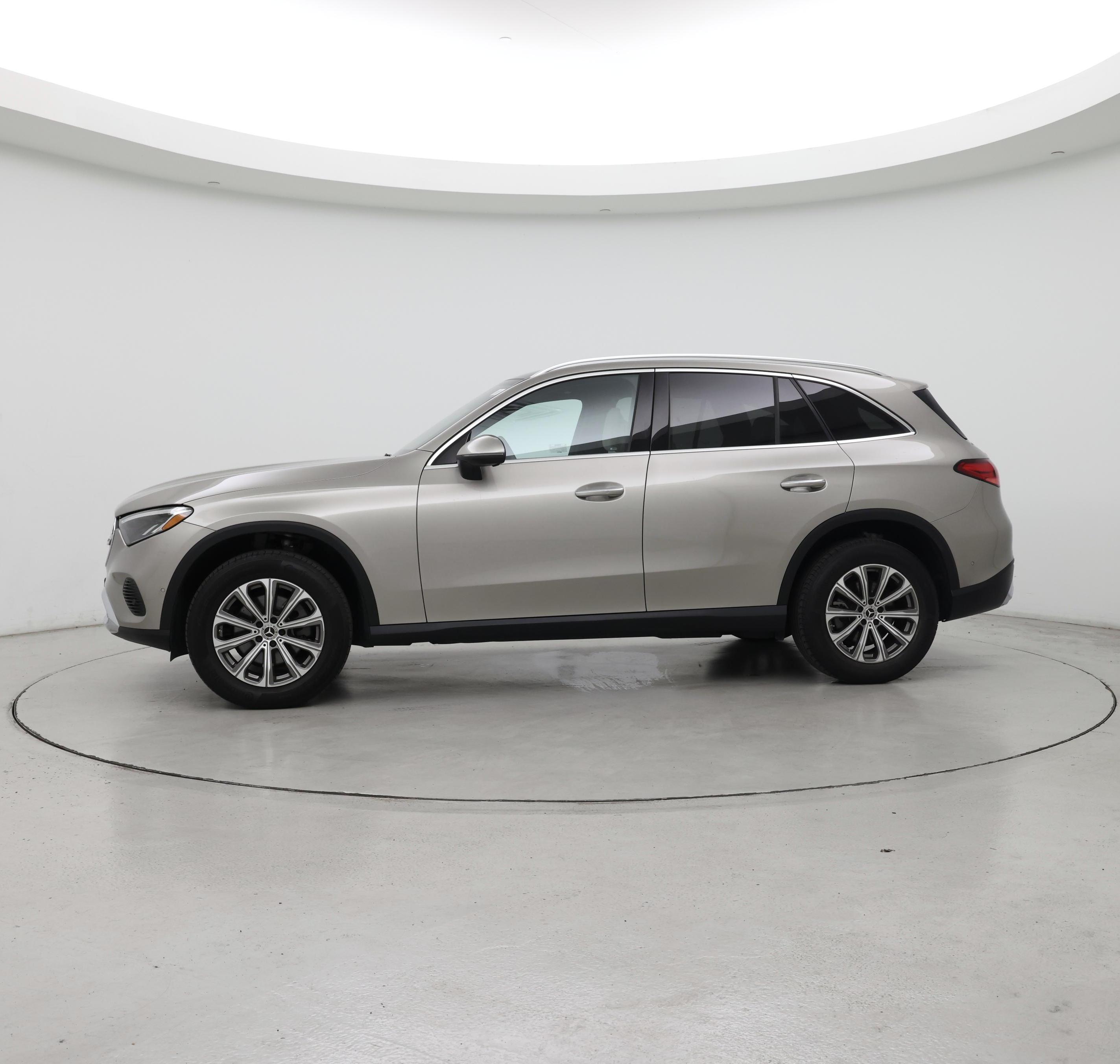 Thumbnail: 2023 Mercedes-Benz GLC - 3