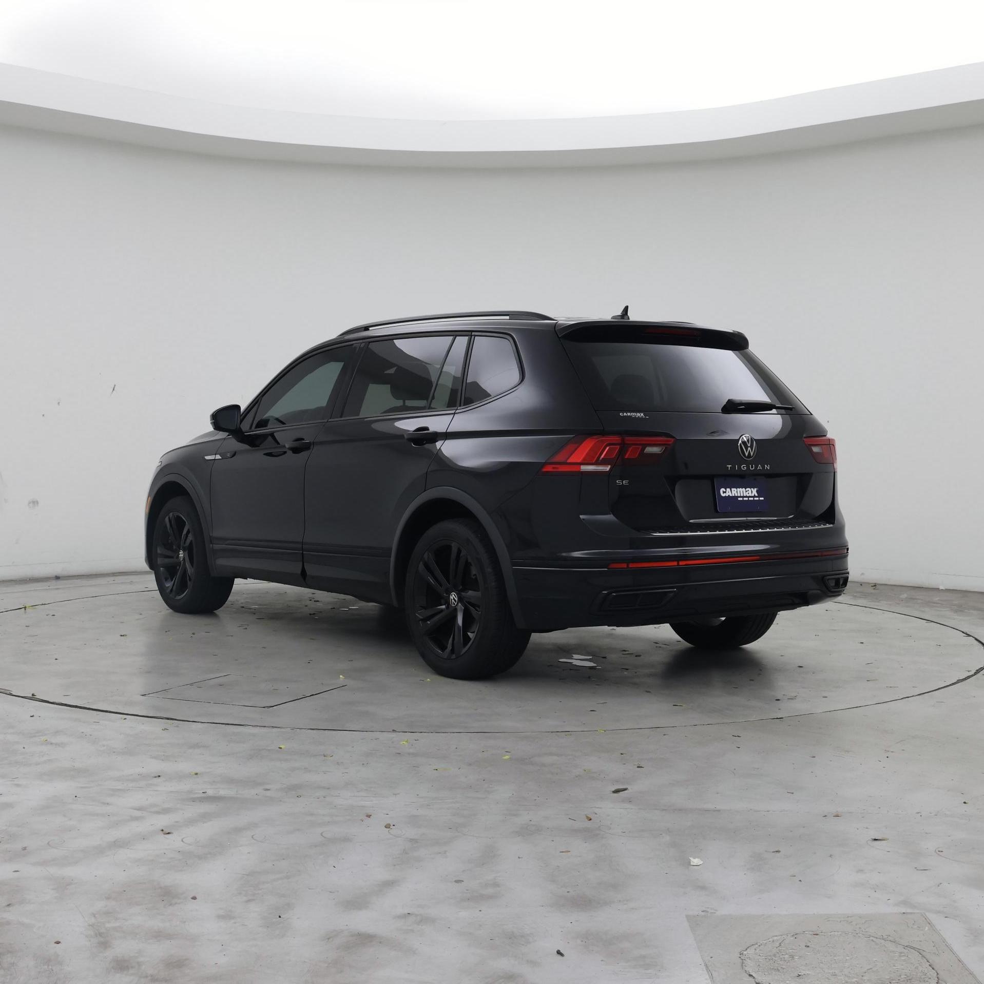 Thumbnail: 2023 Volkswagen Tiguan - 2