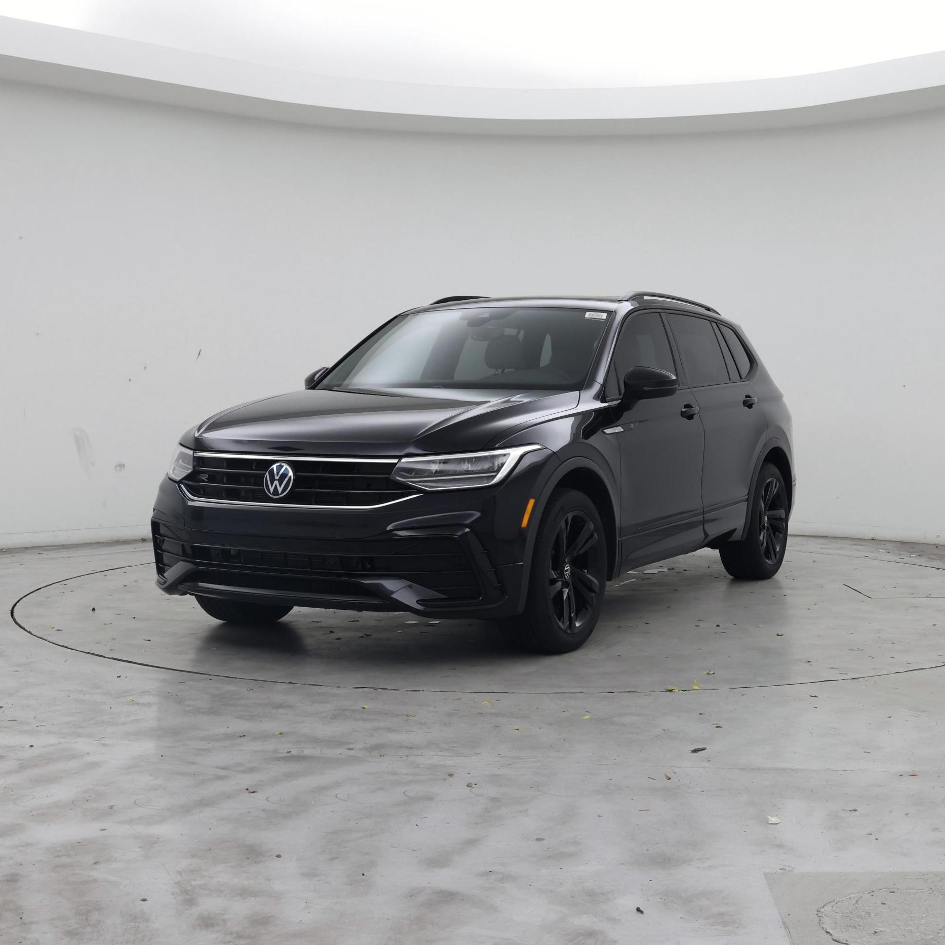 Thumbnail: 2023 Volkswagen Tiguan - 4