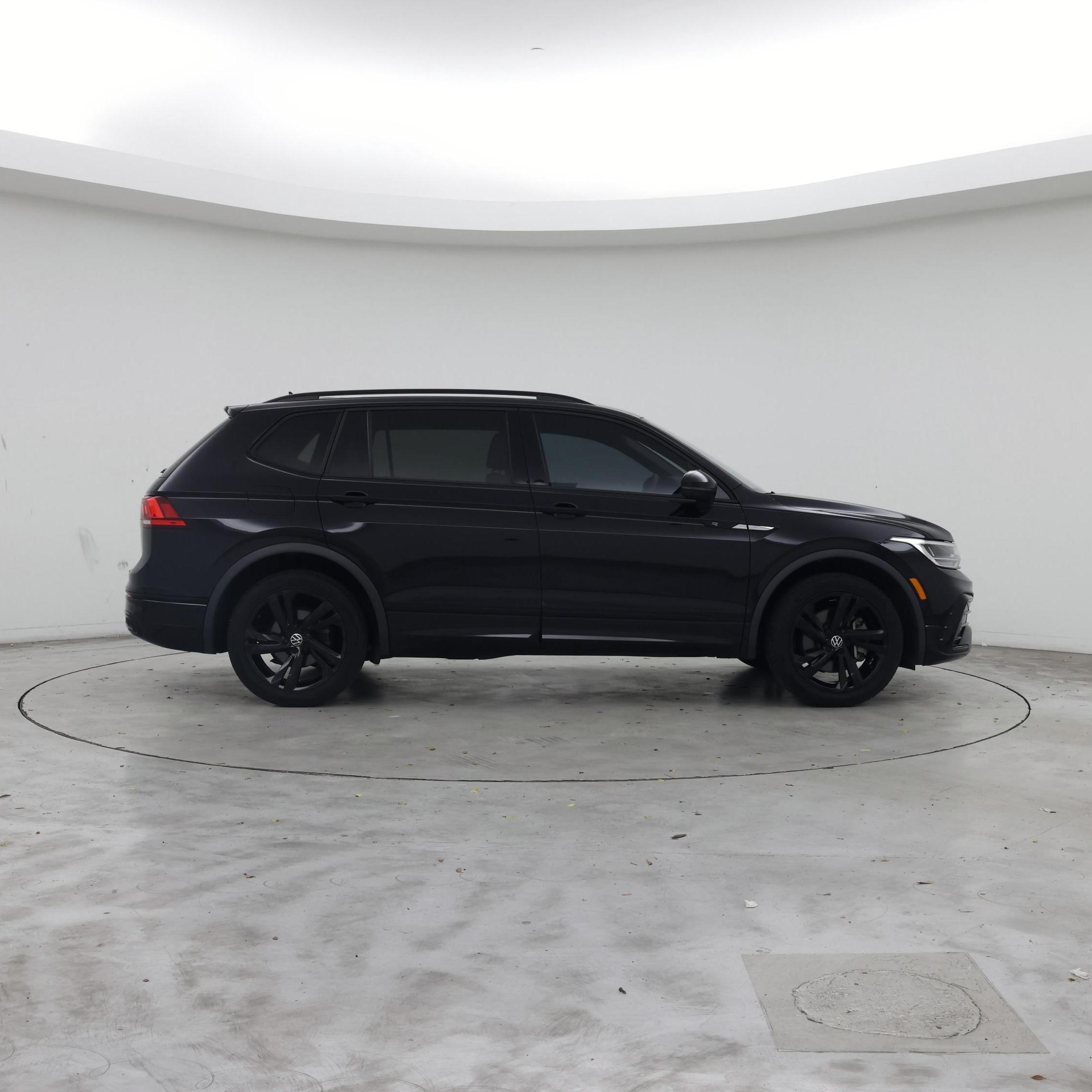 Thumbnail: 2023 Volkswagen Tiguan - 7
