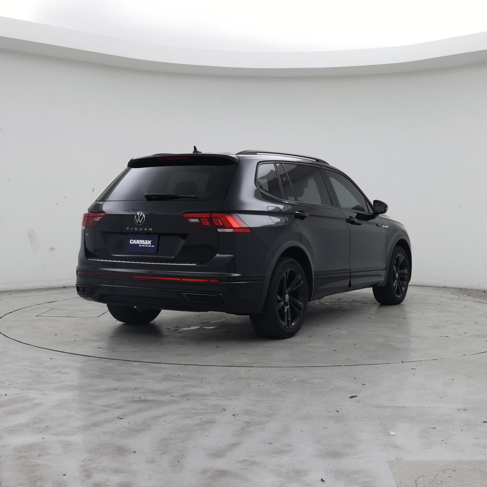 Thumbnail: 2023 Volkswagen Tiguan - 8