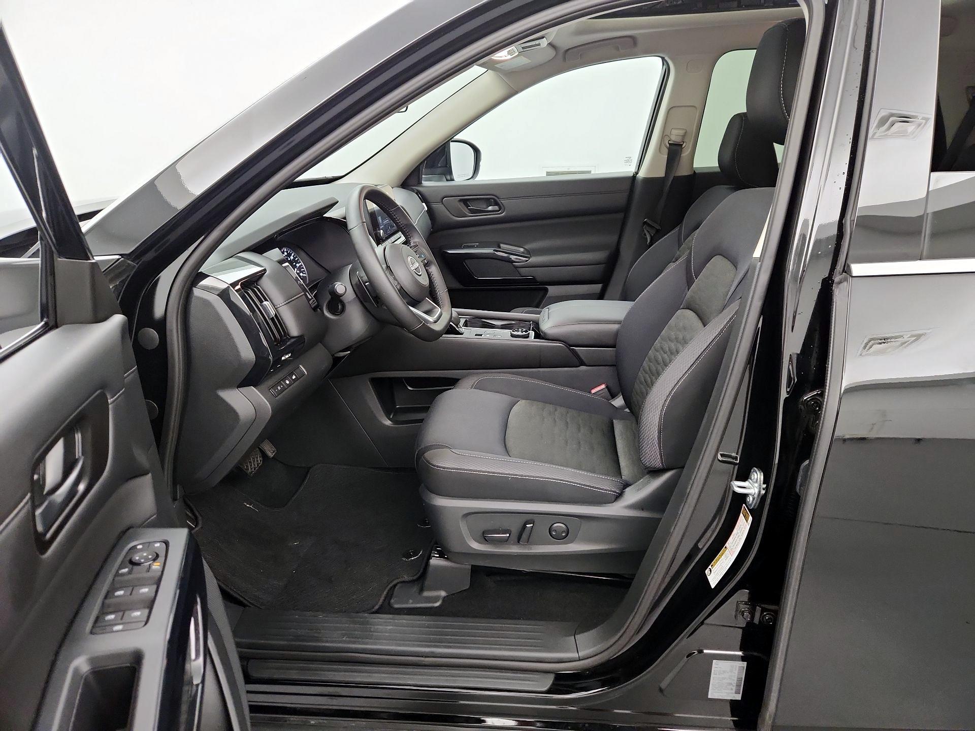 Thumbnail: 2025 Nissan Pathfinder - 11