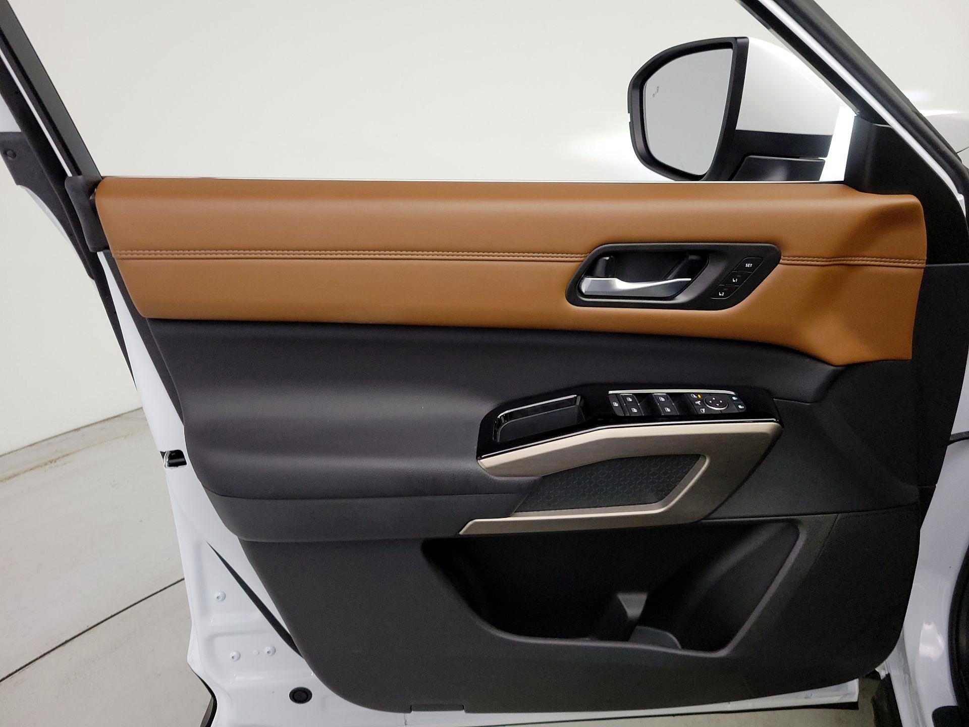 Thumbnail: 2025 Nissan Pathfinder - 12