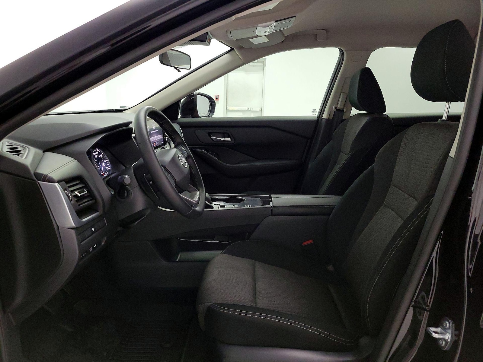 2025 Nissan Rogue SV - Photo 12