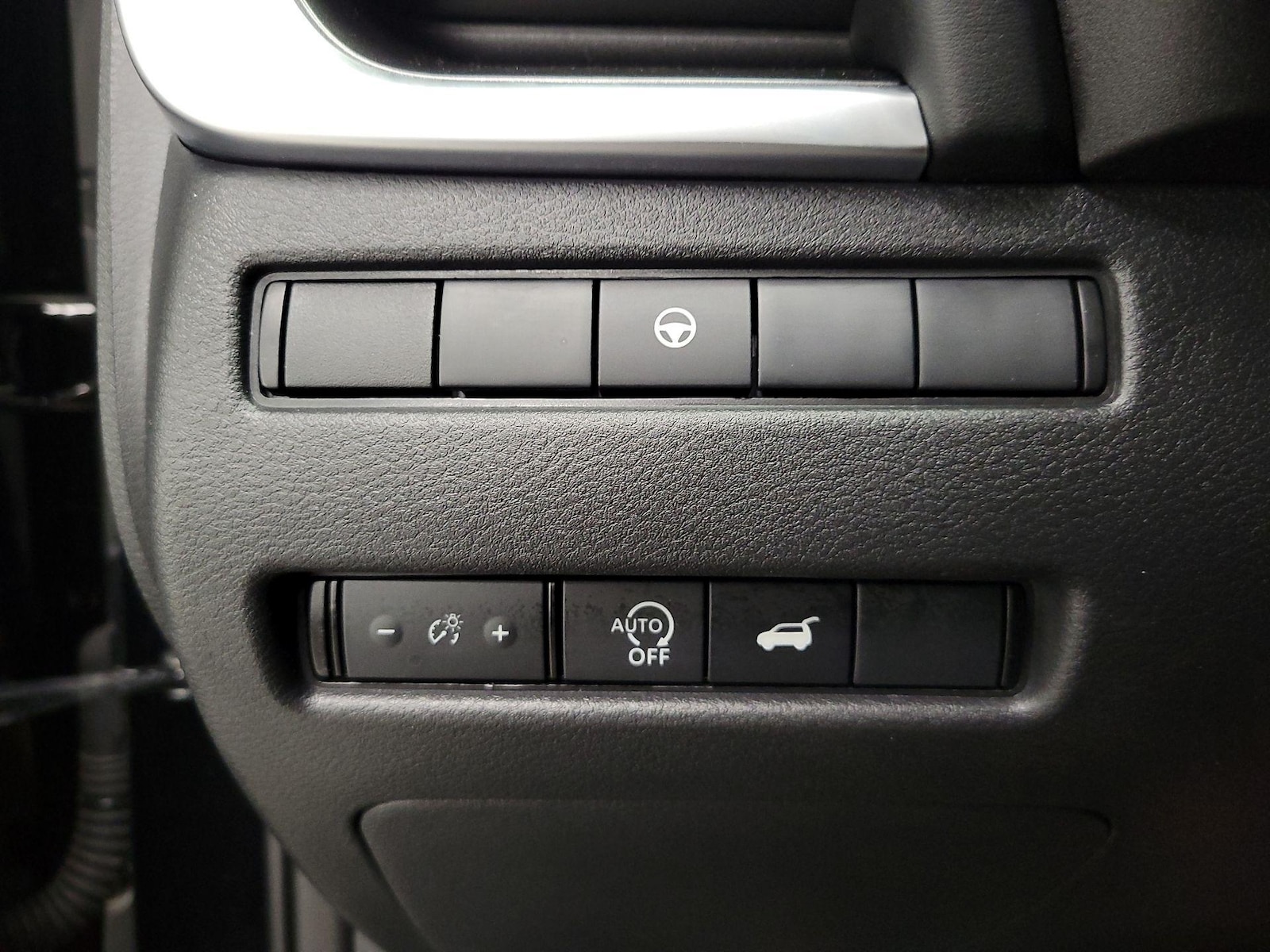 2025 Nissan Rogue SV - Photo 14