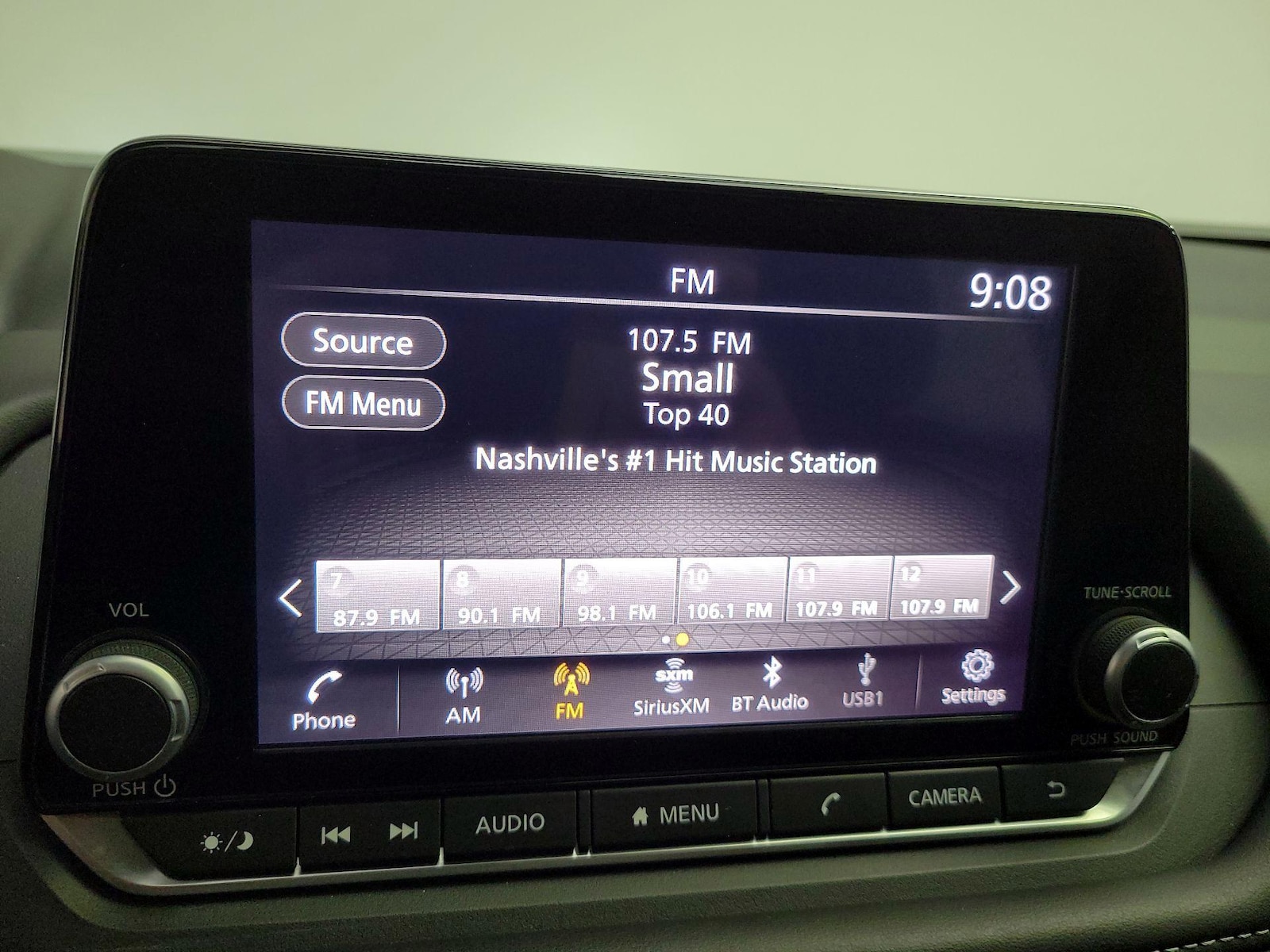 2025 Nissan Rogue SV - Photo 16