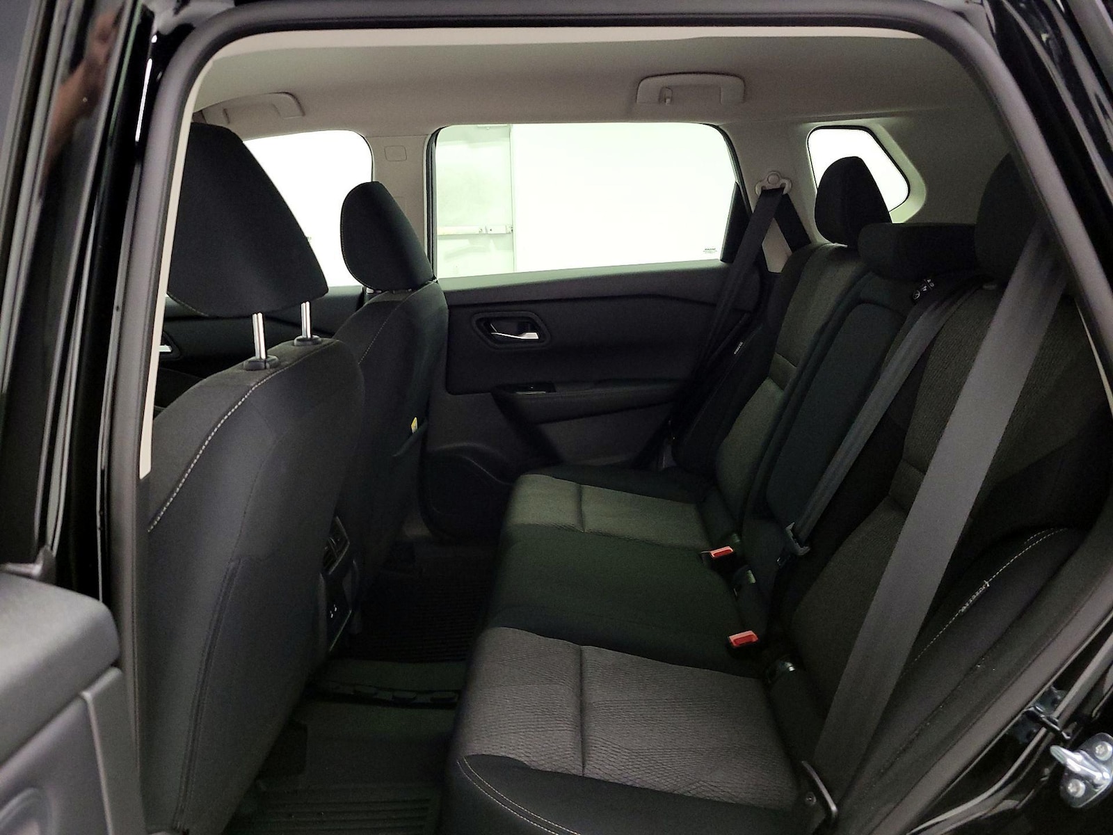 2025 Nissan Rogue SV - Photo 20