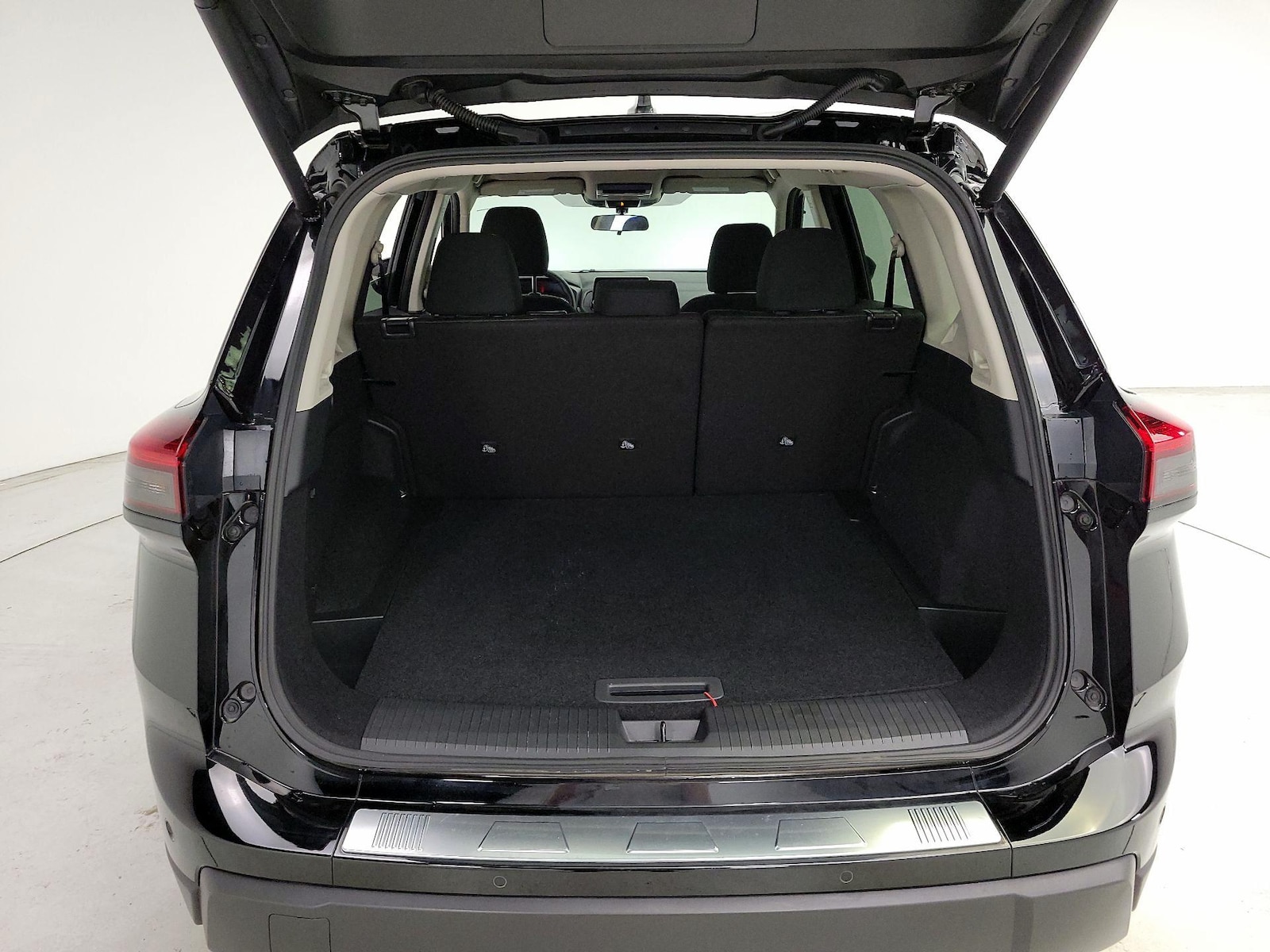 2025 Nissan Rogue SV - Photo 21