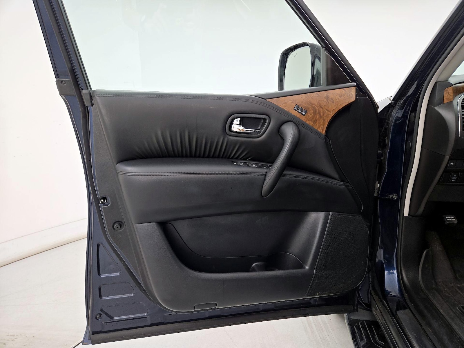 2023 Nissan Armada SL - Photo 13