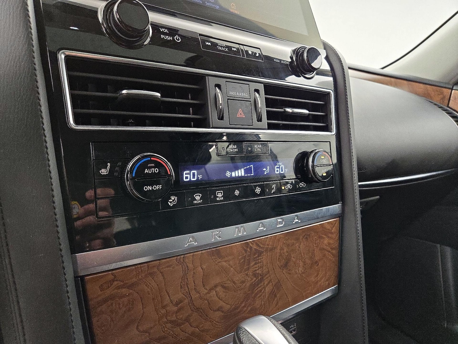 2023 Nissan Armada SL - Photo 18