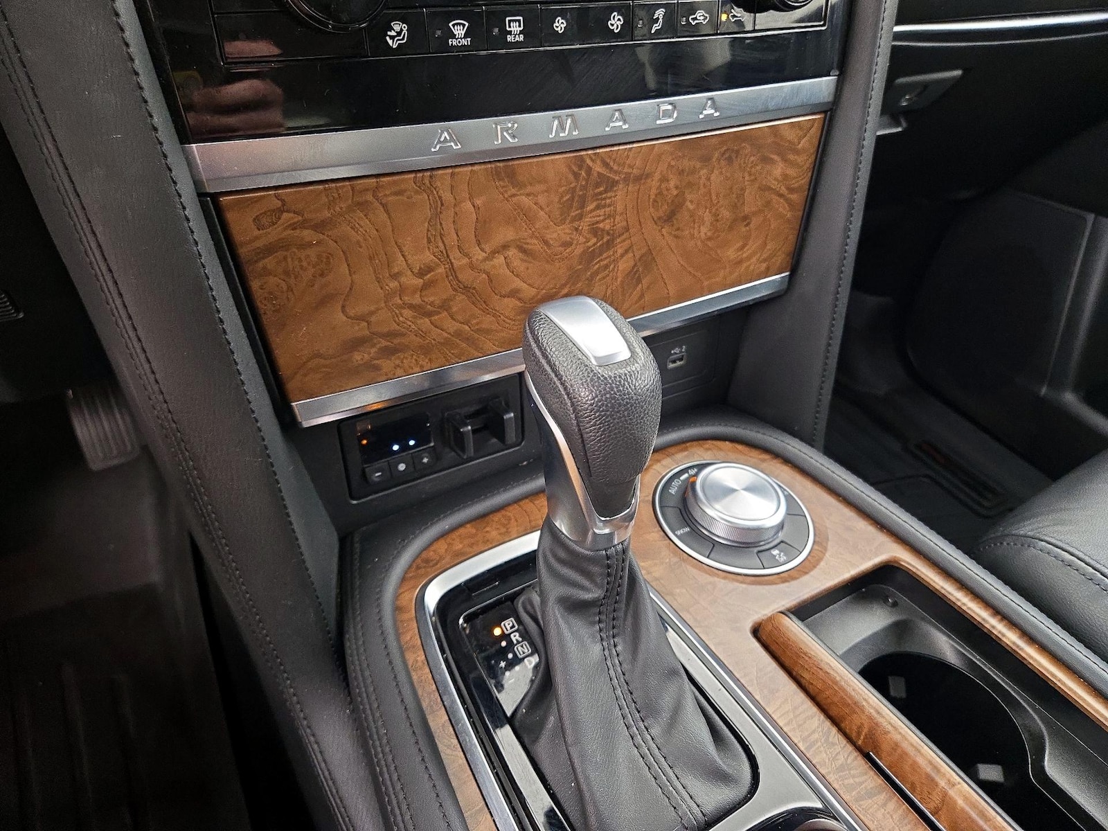 2023 Nissan Armada SL - Photo 19