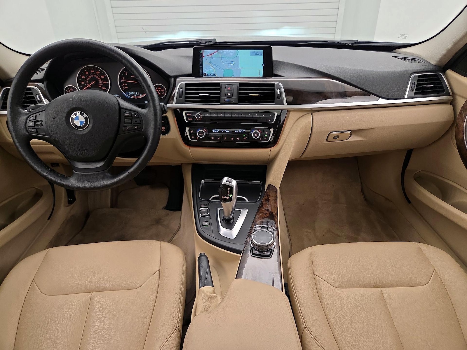 2016 BMW 3 Series 320i - Photo 10