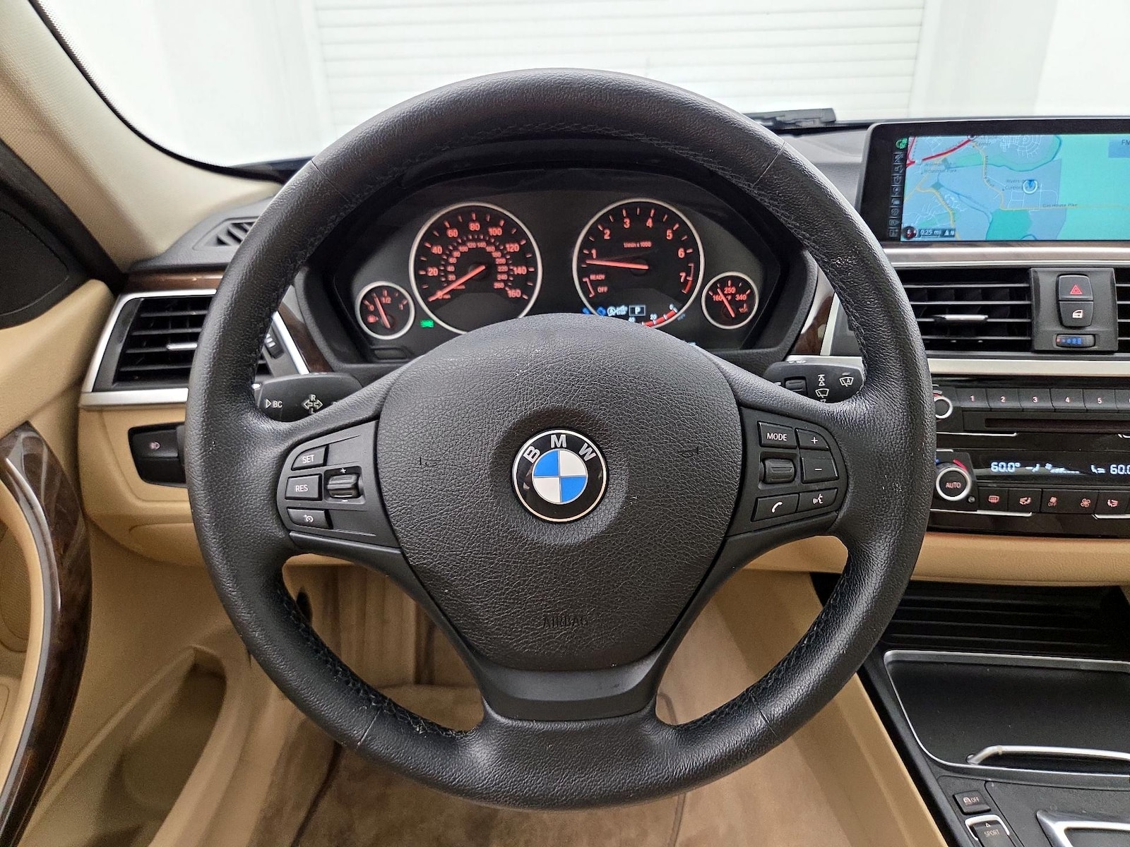 2016 BMW 3 Series 320i - Photo 11