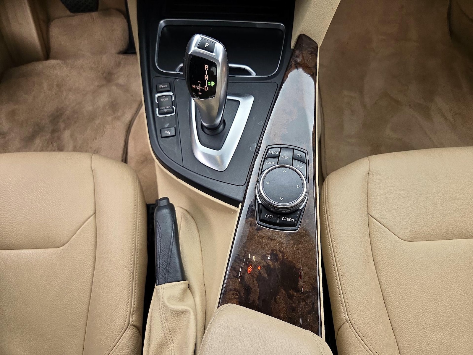 2016 BMW 3 Series 320i - Photo 19
