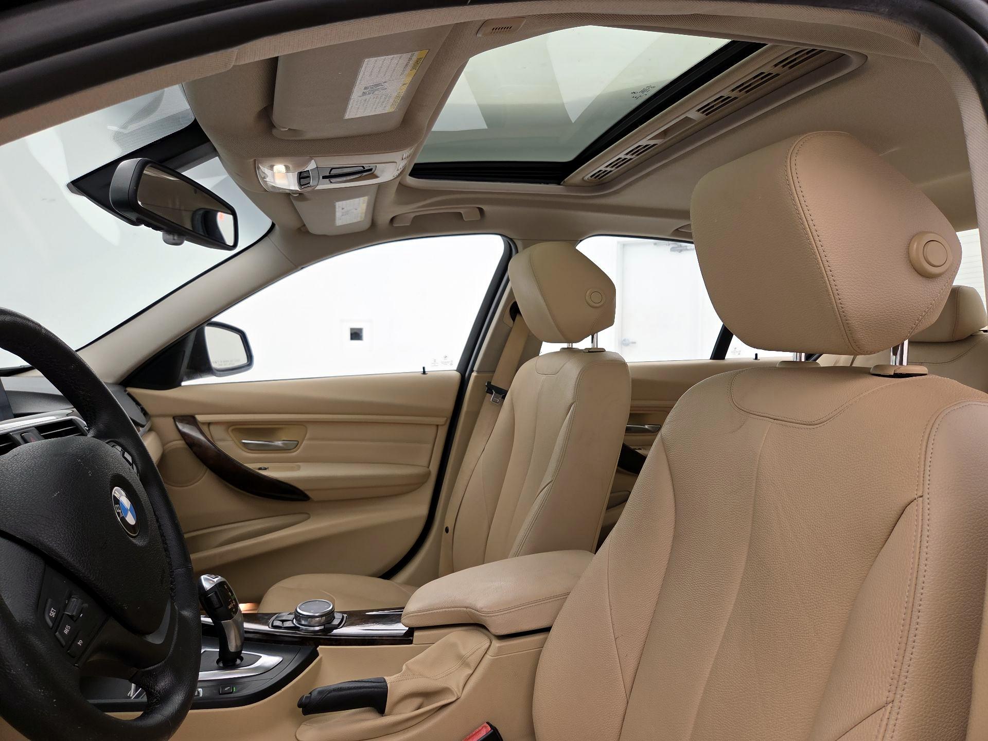 Thumbnail: 2016 BMW 3 Series - 20