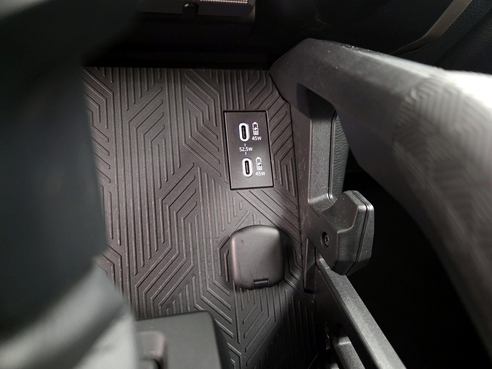 2025 Toyota Tacoma SR - Photo 19