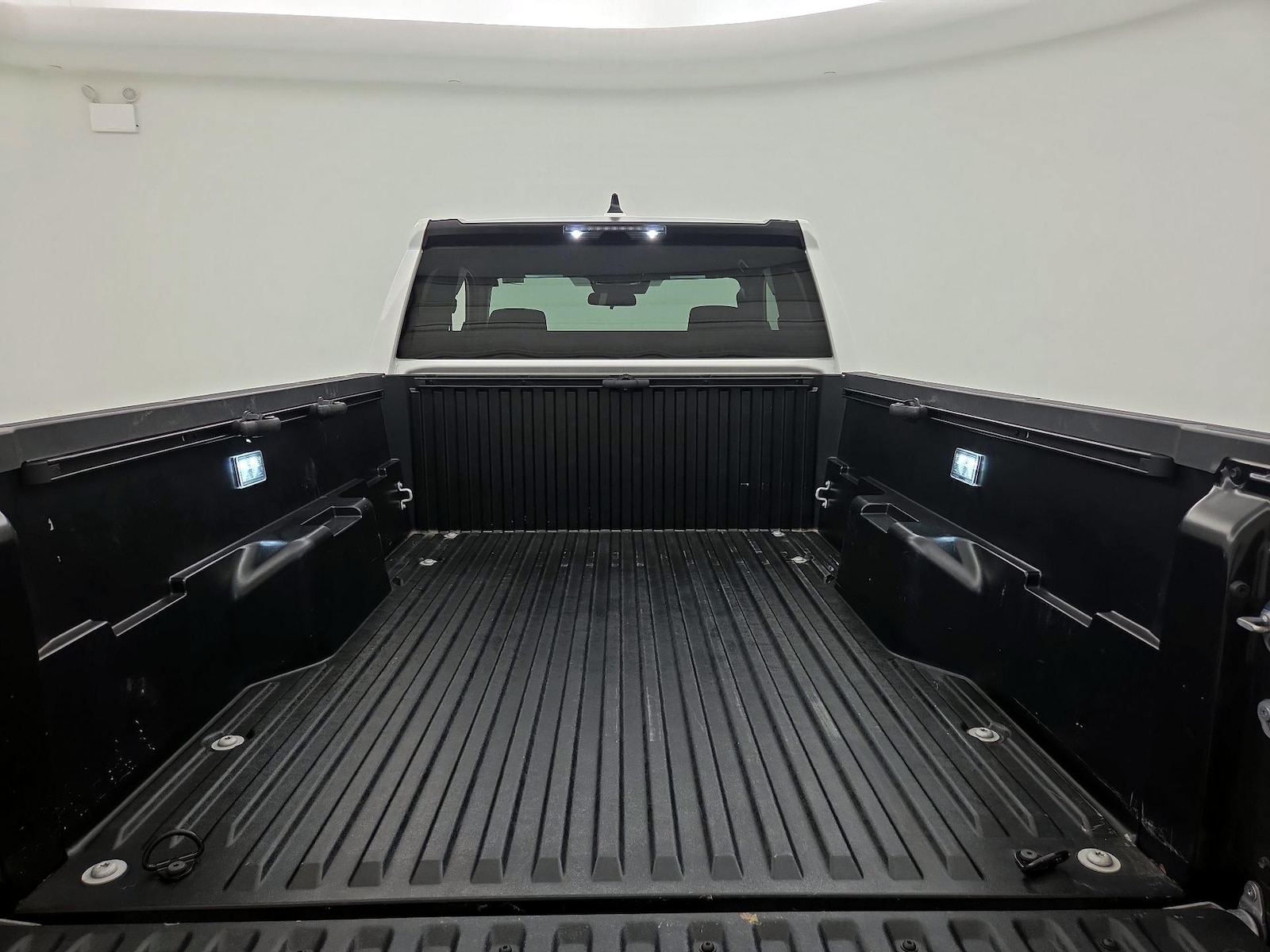 2025 Toyota Tacoma SR - Photo 20