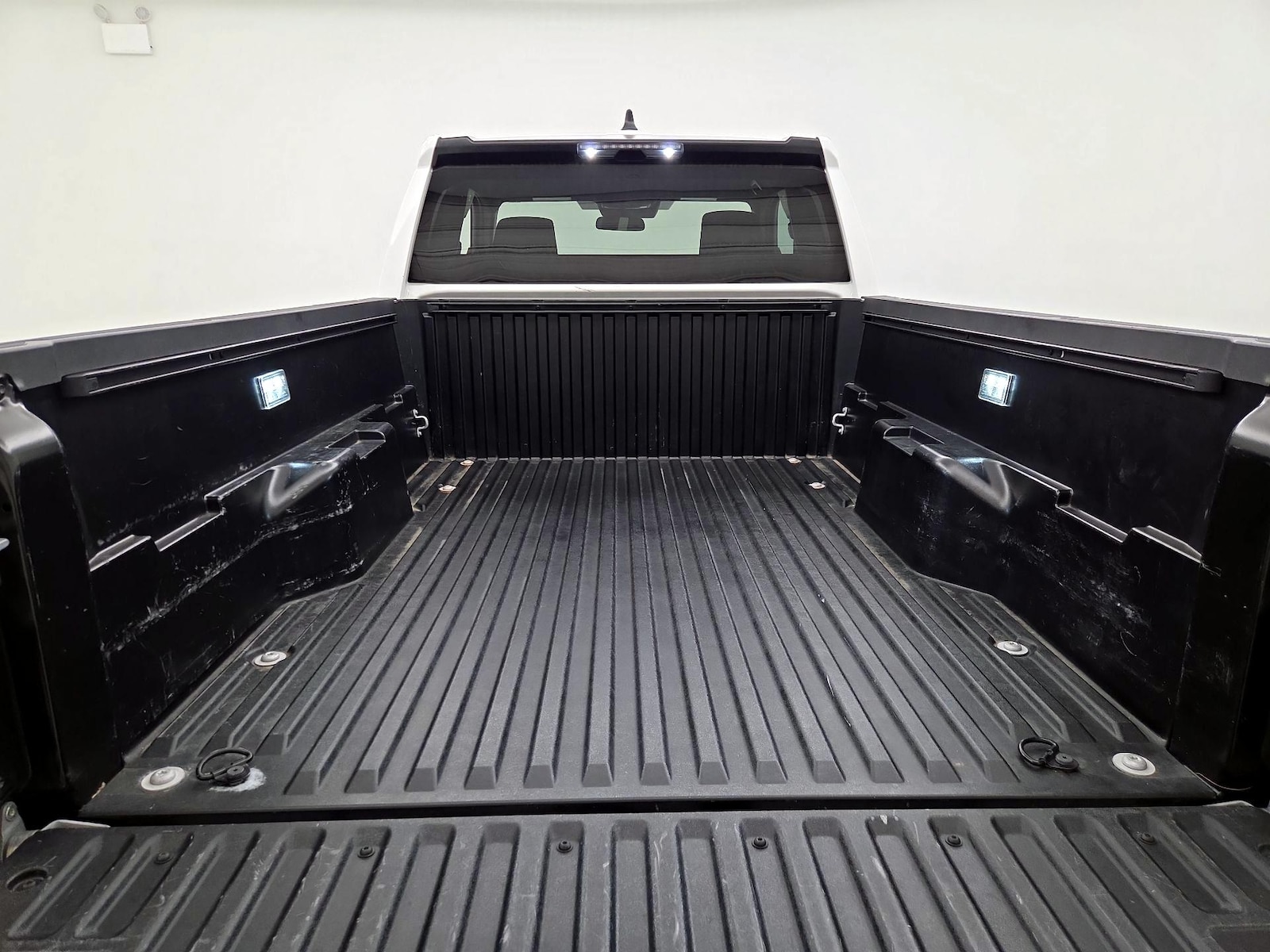 2025 Toyota Tacoma SR - Photo 20