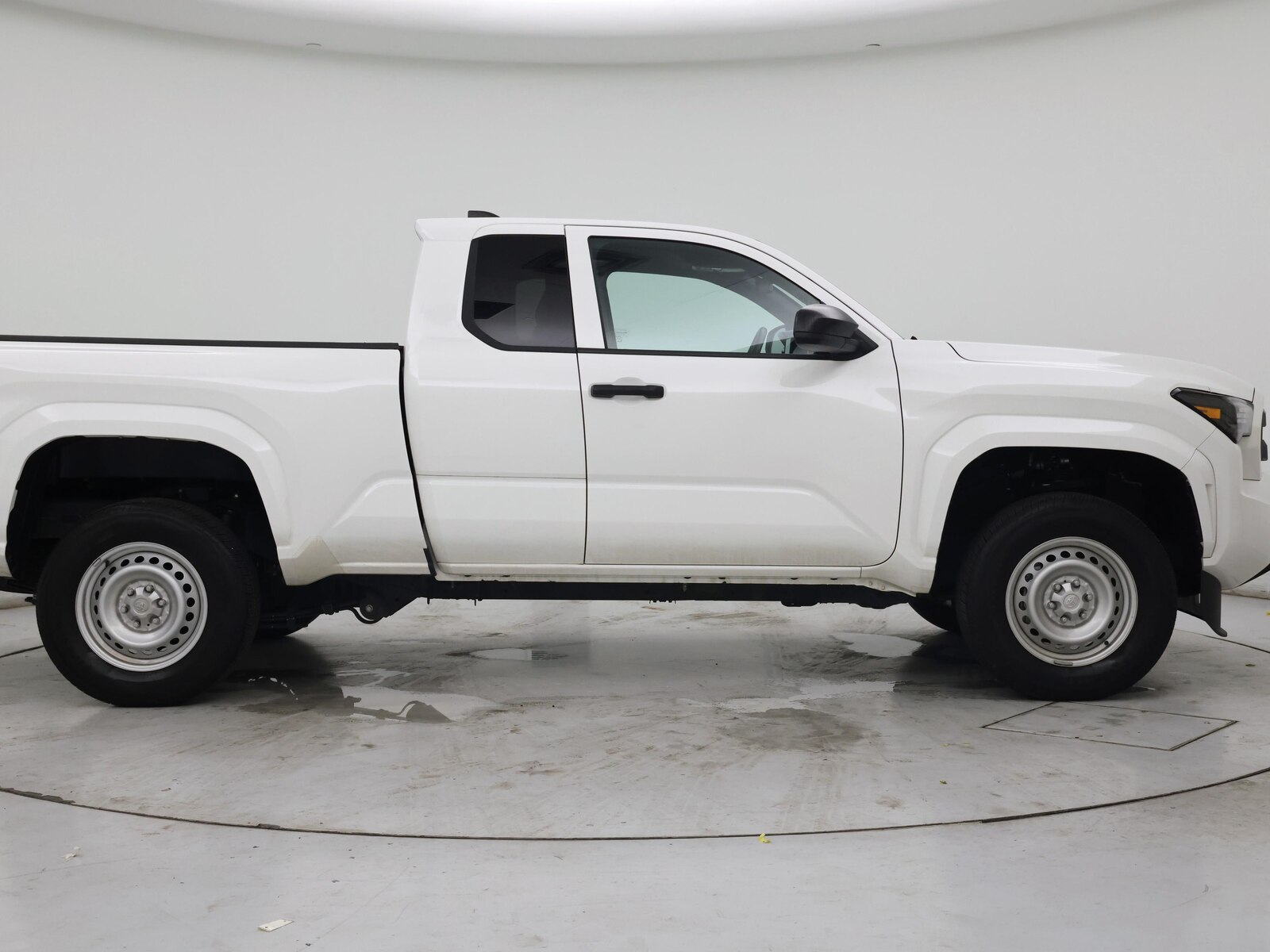 2025 Toyota Tacoma SR - Photo 8