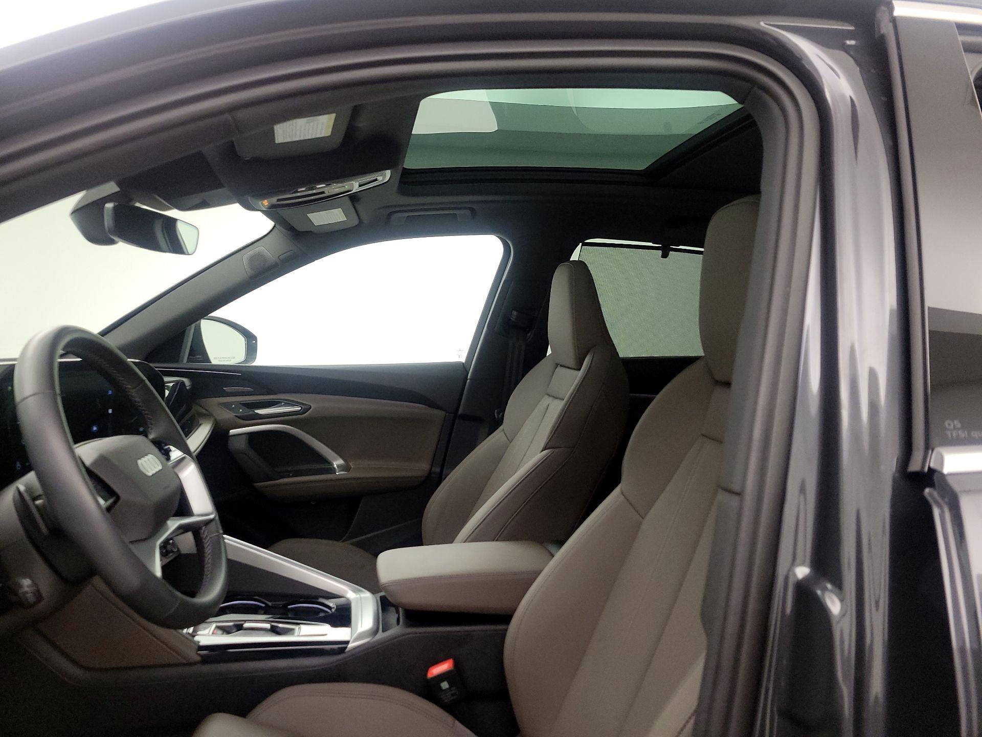 Thumbnail: 2025 Audi Q5 - 19