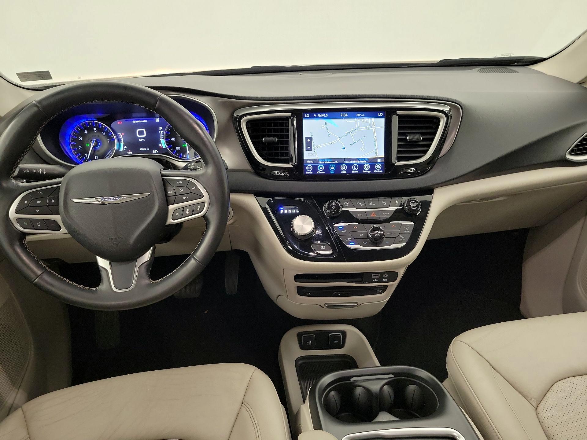 Thumbnail: 2020 Chrysler Pacifica - 9