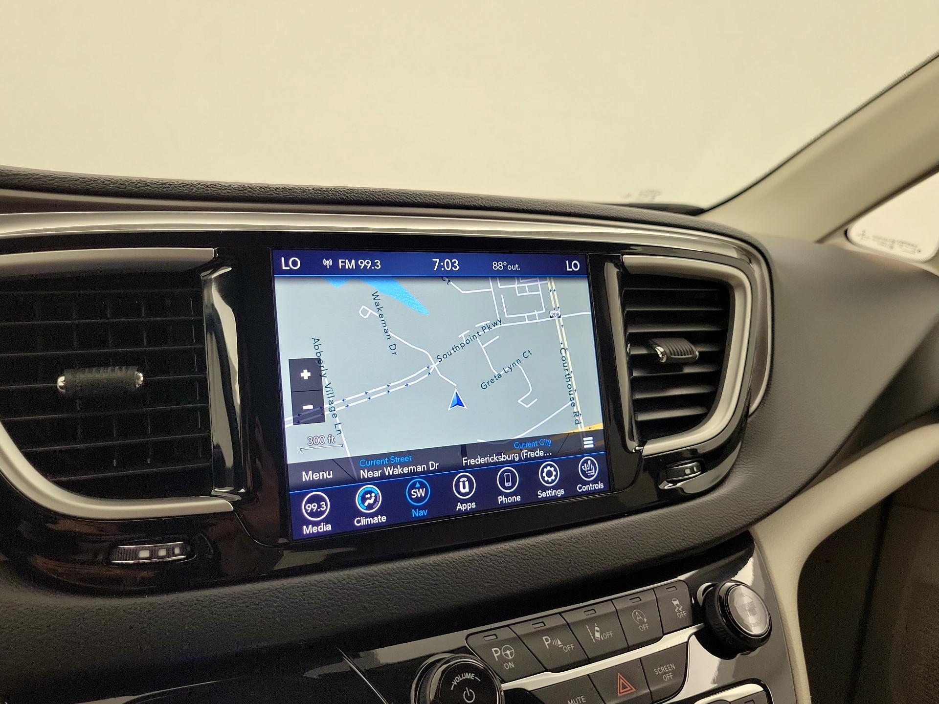 Thumbnail: 2020 Chrysler Pacifica - 14