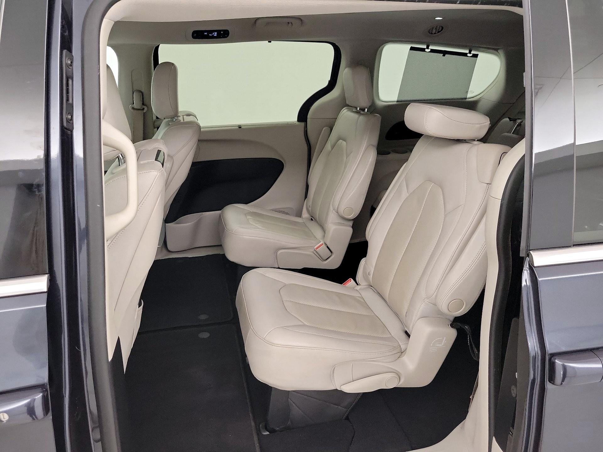 Thumbnail: 2020 Chrysler Pacifica - 20