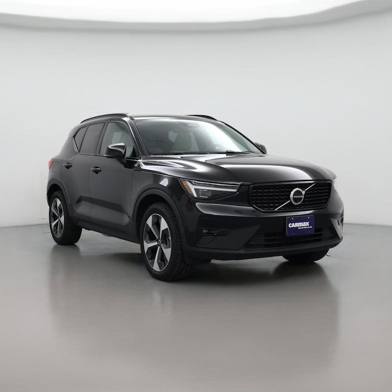 2024 Volvo XC40 B5 Plus Dark Theme