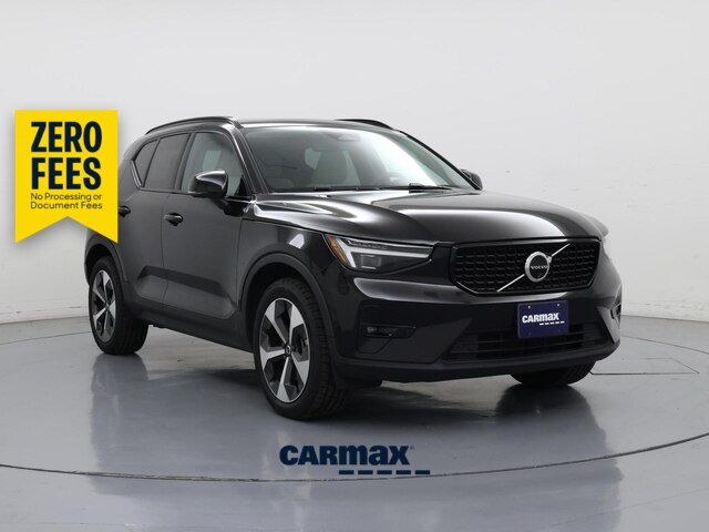 2024 Volvo XC40 B5 Plus Dark Theme AWD