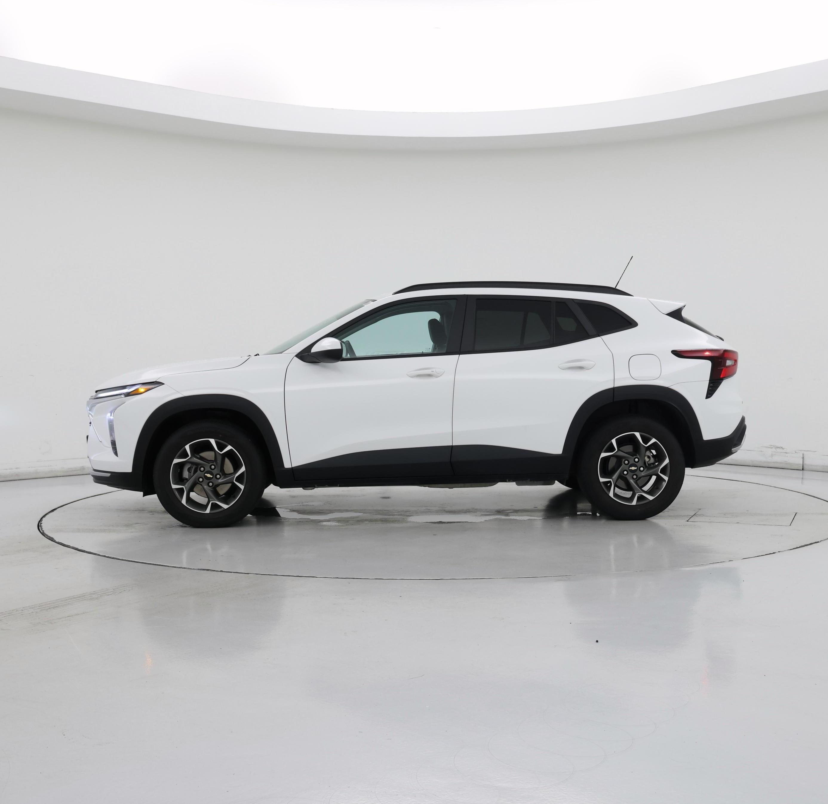 Thumbnail: 2024 Chevrolet Trax - 3