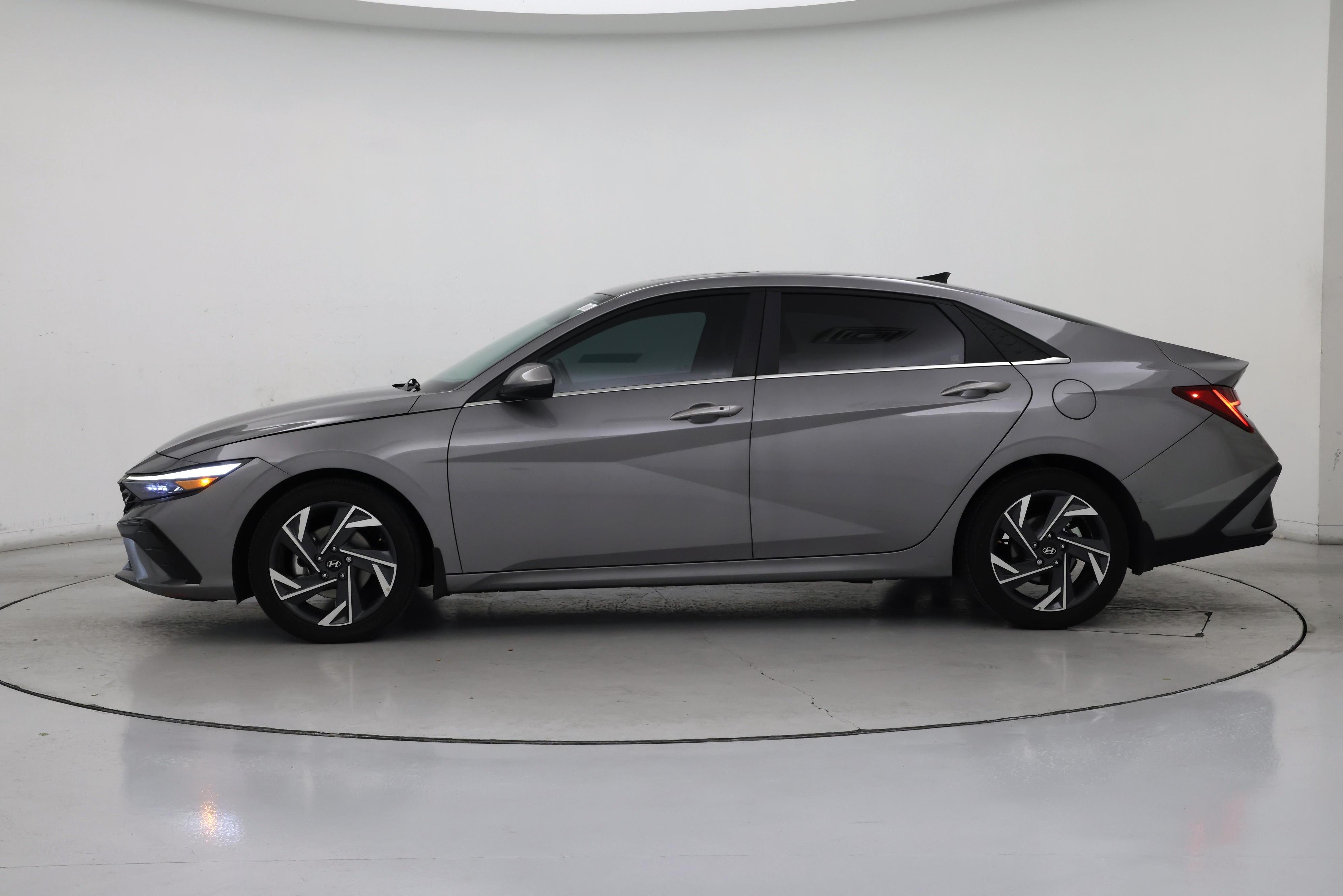 Thumbnail: 2024 Hyundai Elantra - 3