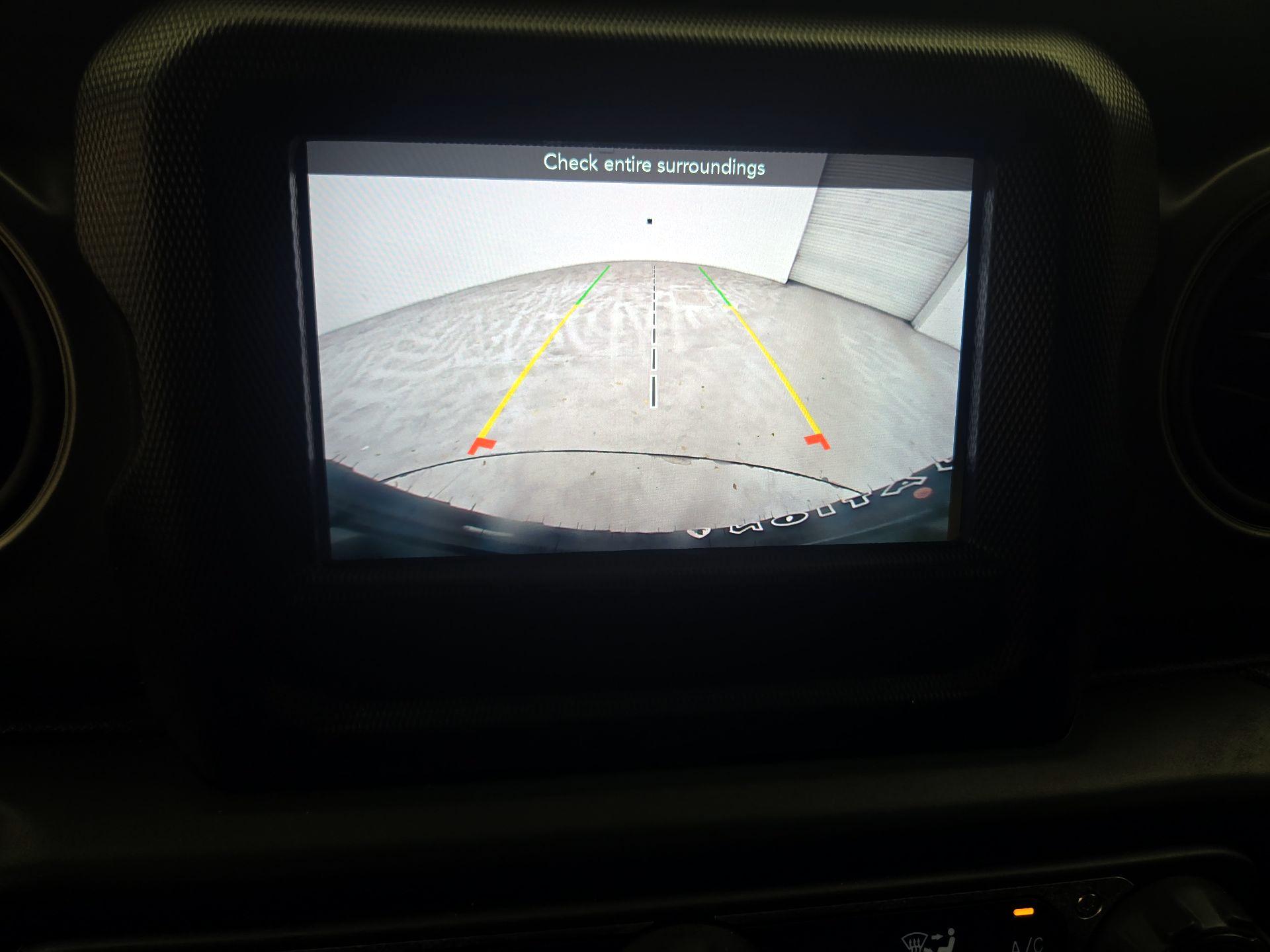 Thumbnail: 2022 Jeep Wrangler - 14