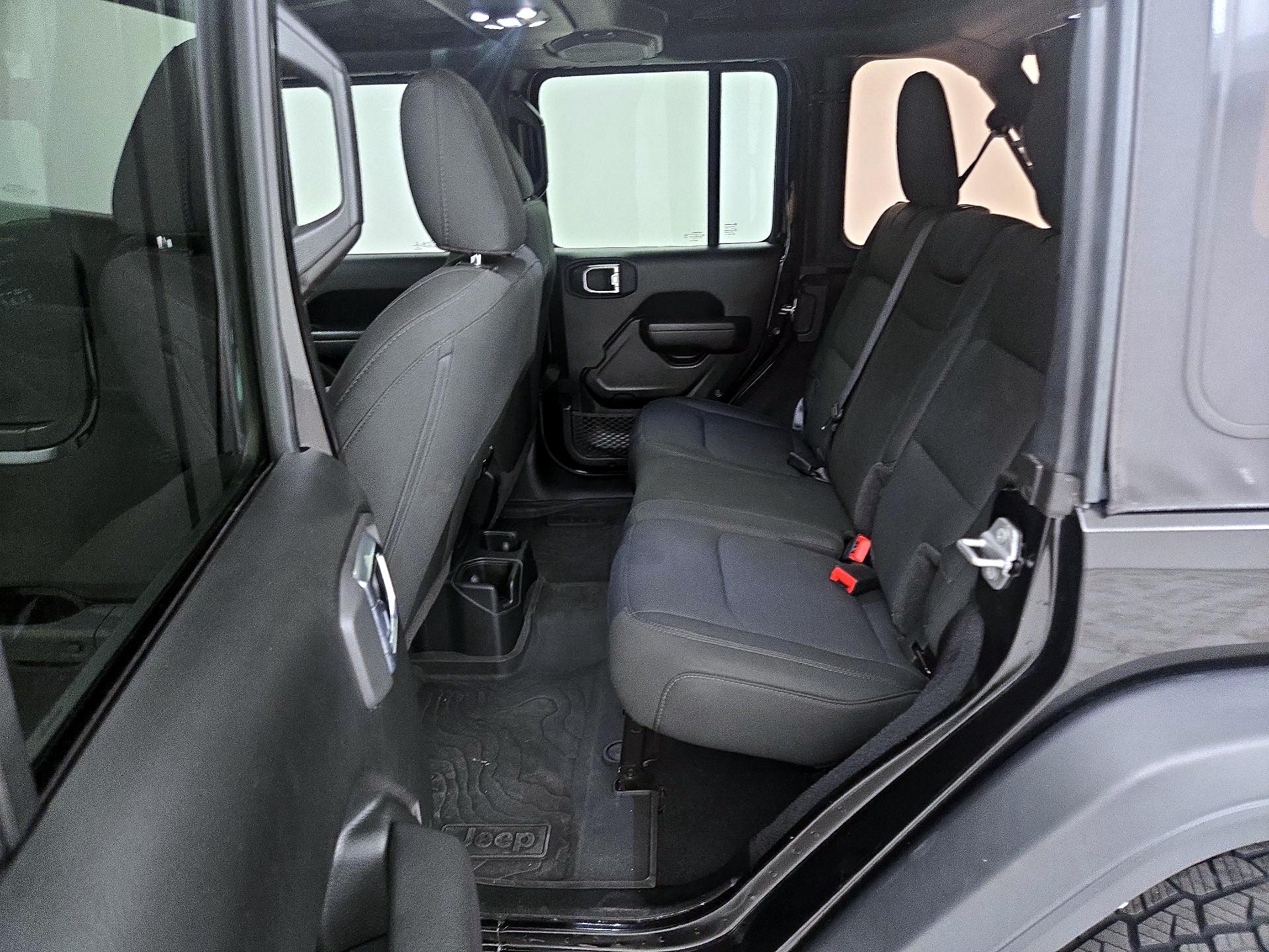 Thumbnail: 2022 Jeep Wrangler - 19