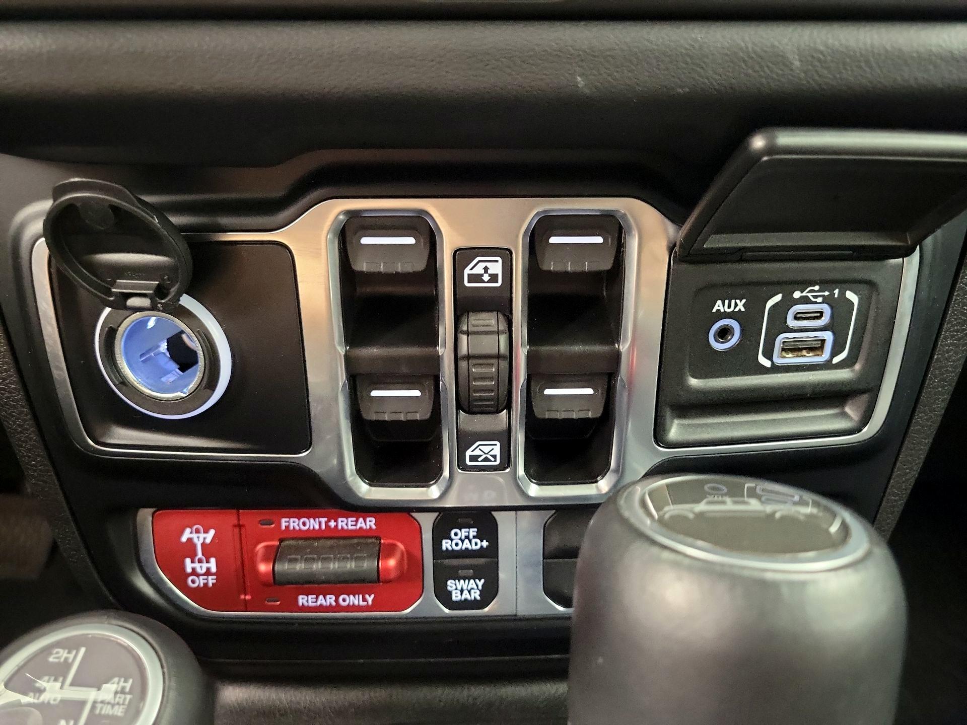 Thumbnail: 2024 Jeep Gladiator - 18