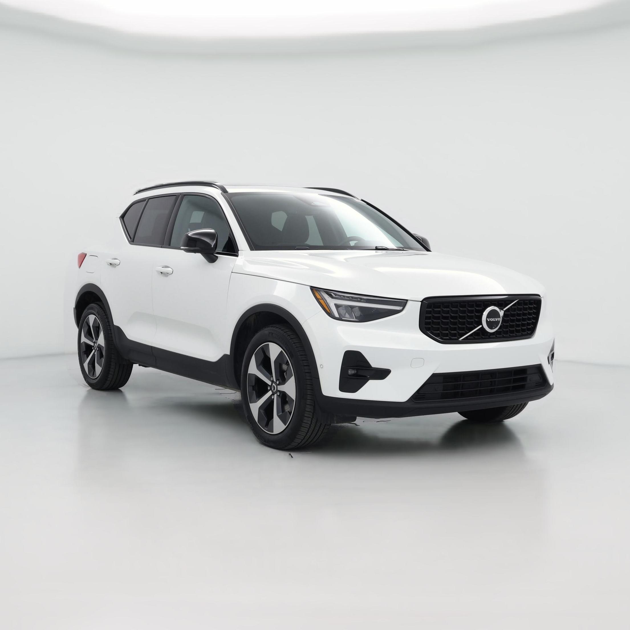 Thumbnail: 2025 Volvo XC40 - 1