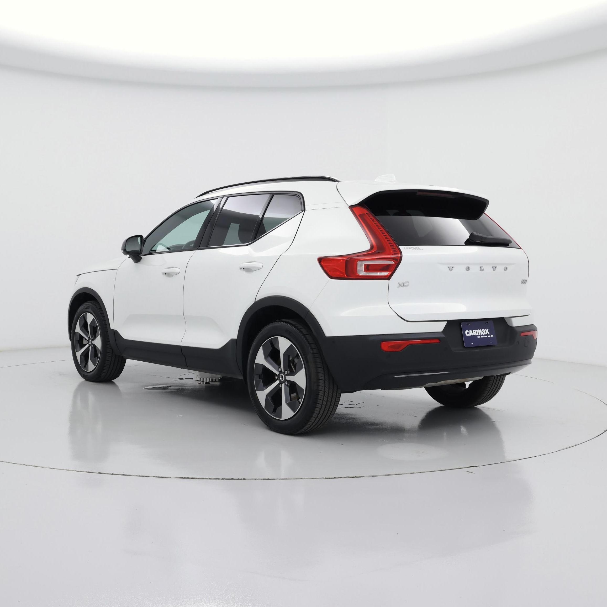 Thumbnail: 2025 Volvo XC40 - 2