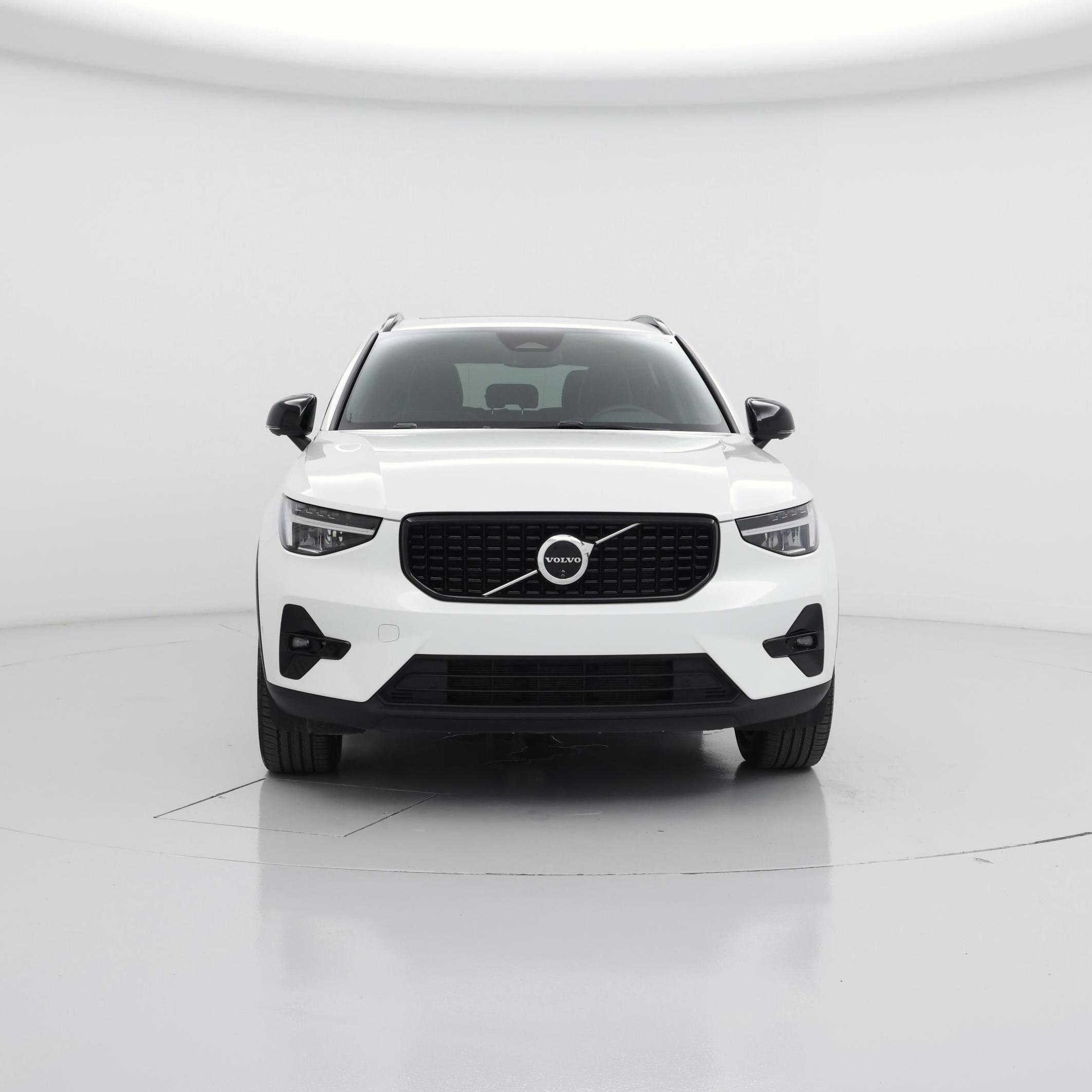 Thumbnail: 2025 Volvo XC40 - 5